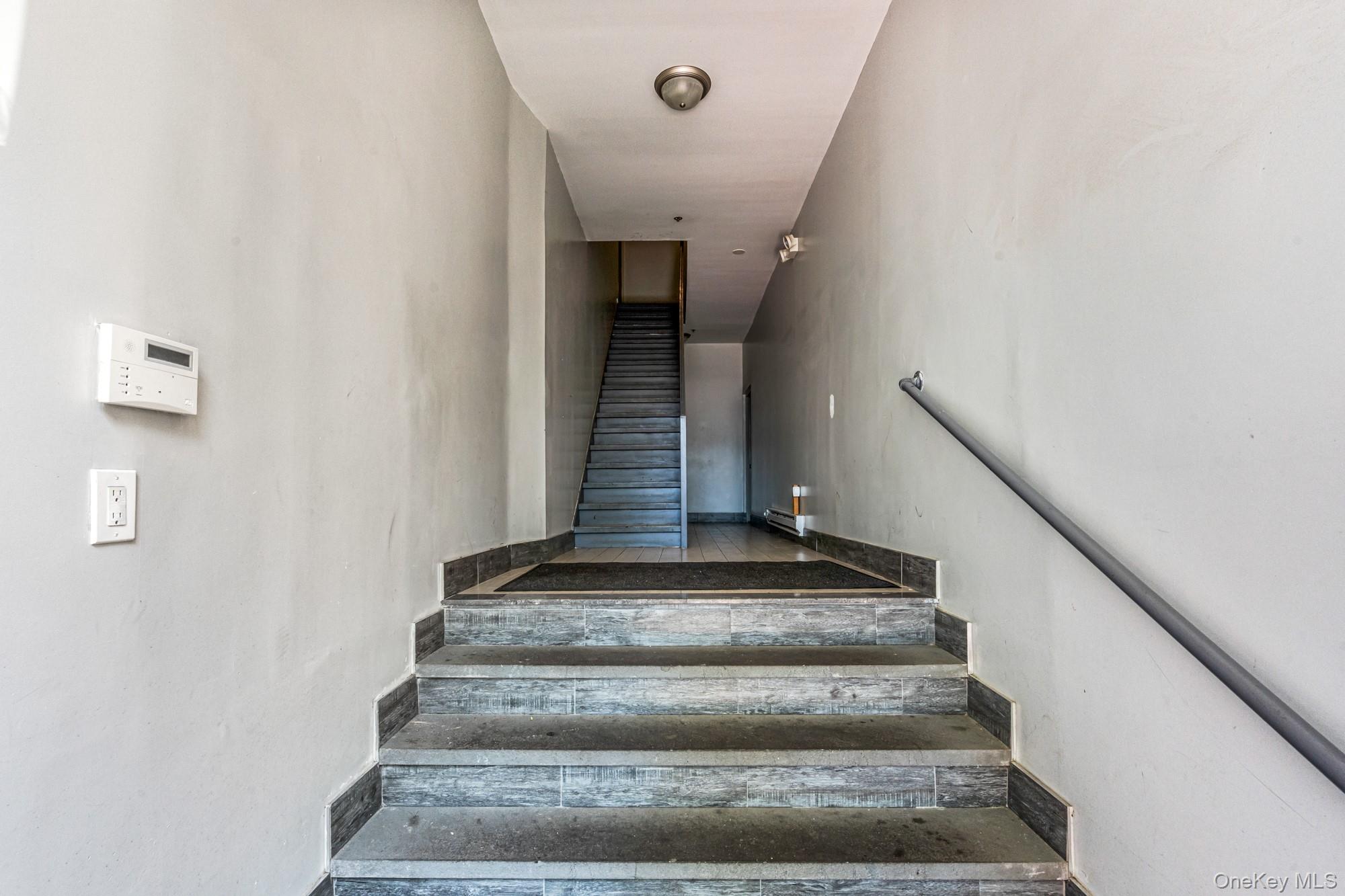 #7 photo, 100-15 34th Avenue, クイーンズ区 Corona , NY 11368