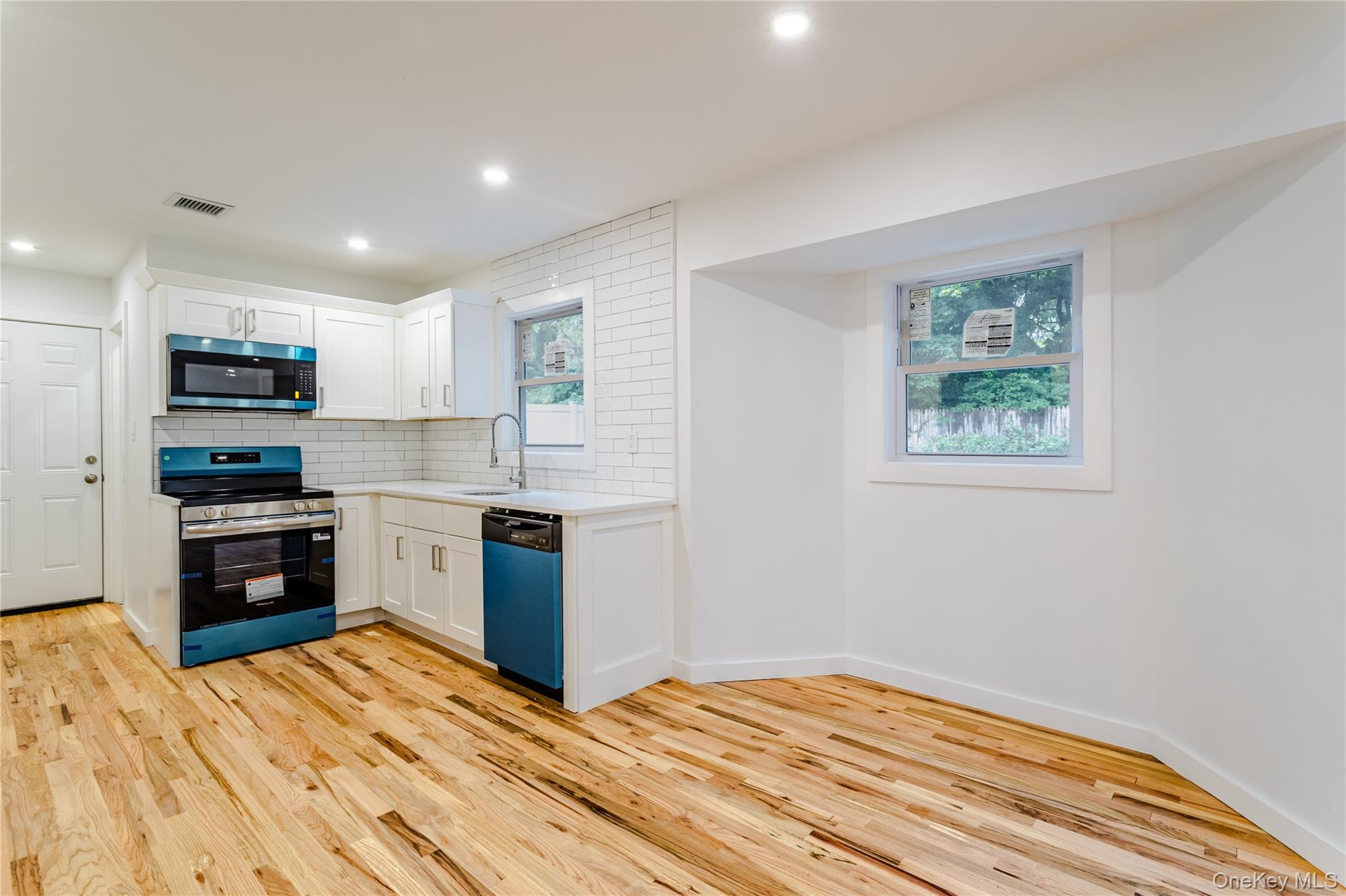 #12 photo, 23 Waterford Drive, Wheatley Heights , NY 11798