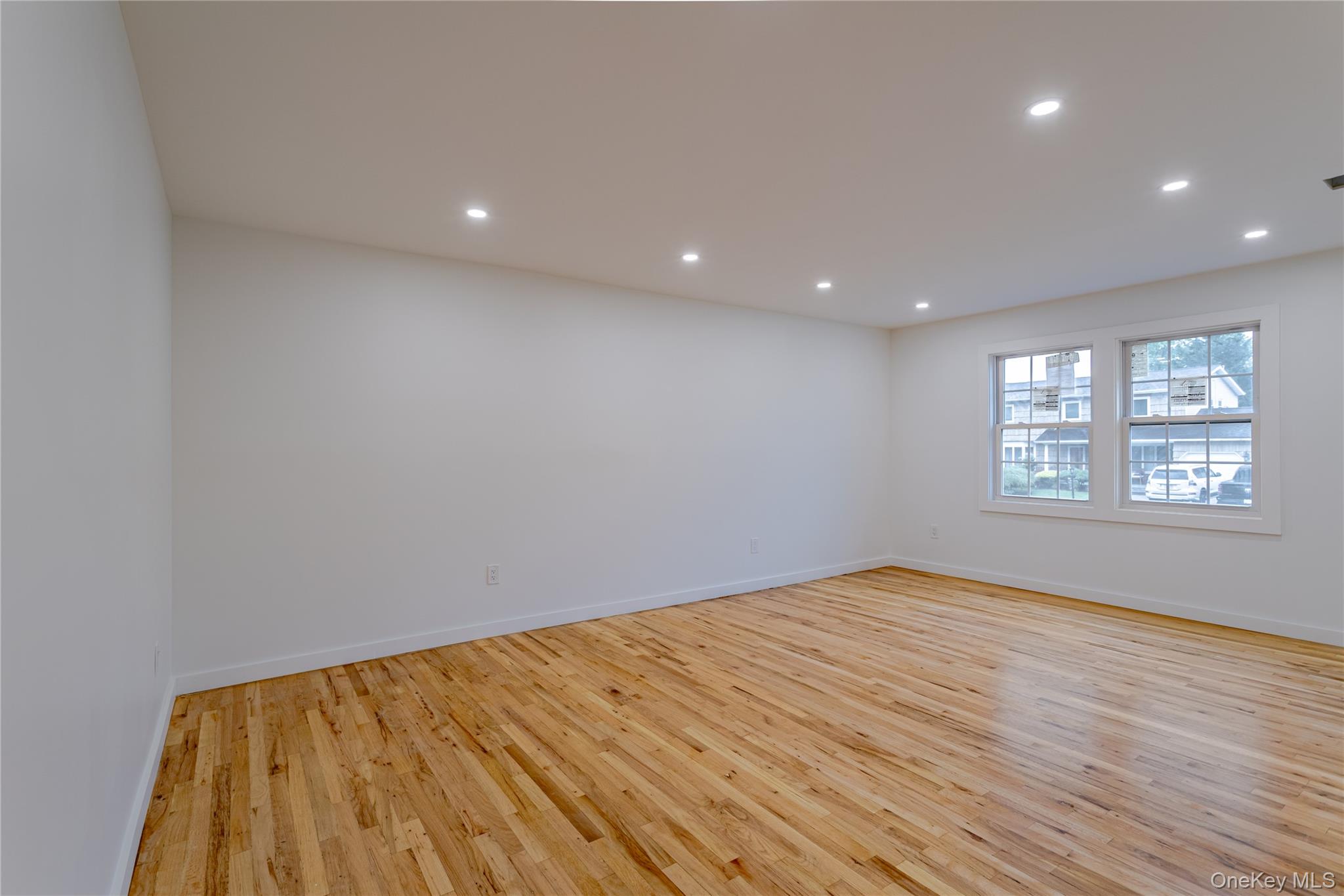 #15 photo, 23 Waterford Drive, Wheatley Heights , NY 11798