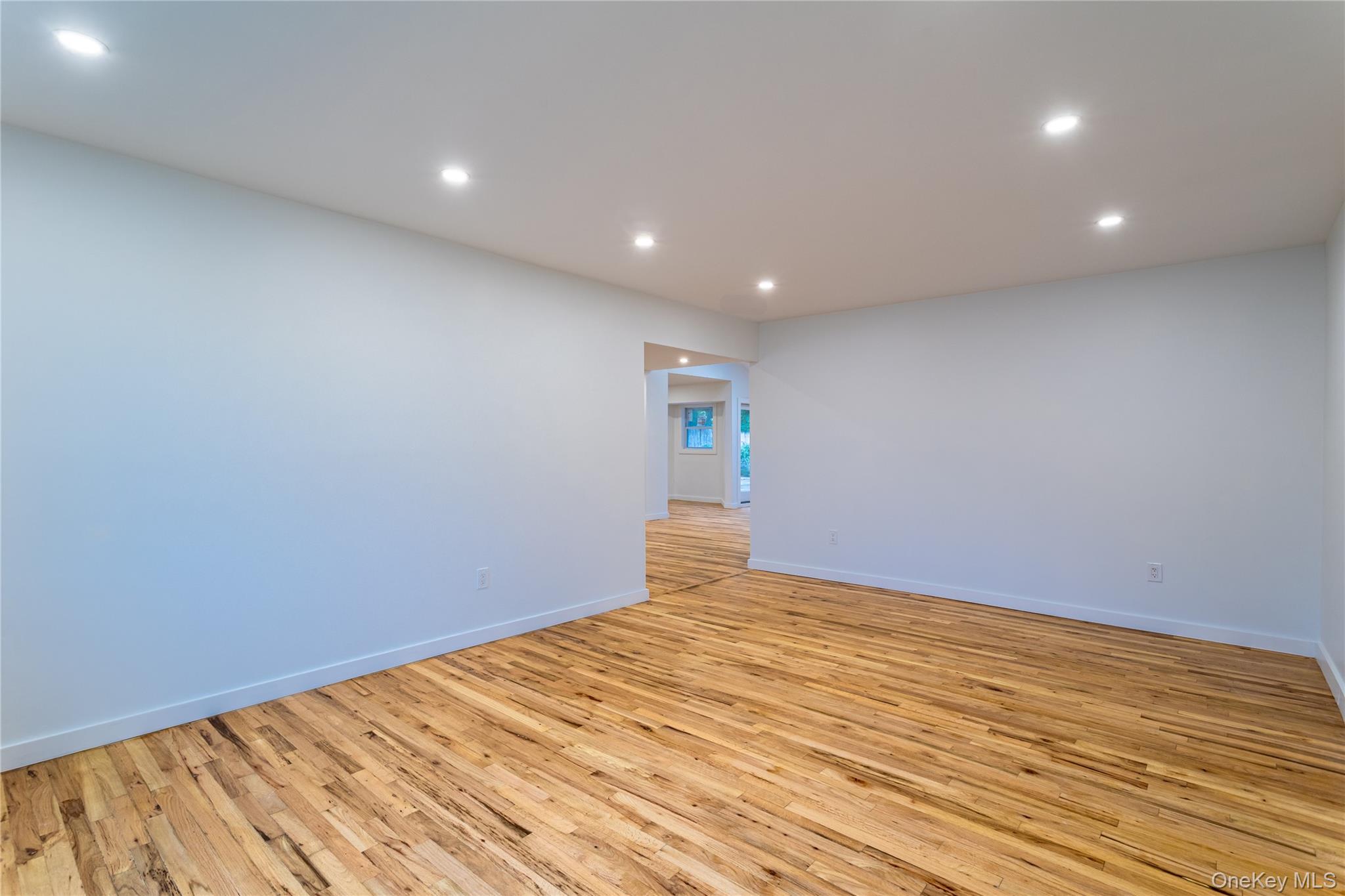 #17 photo, 23 Waterford Drive, Wheatley Heights , NY 11798