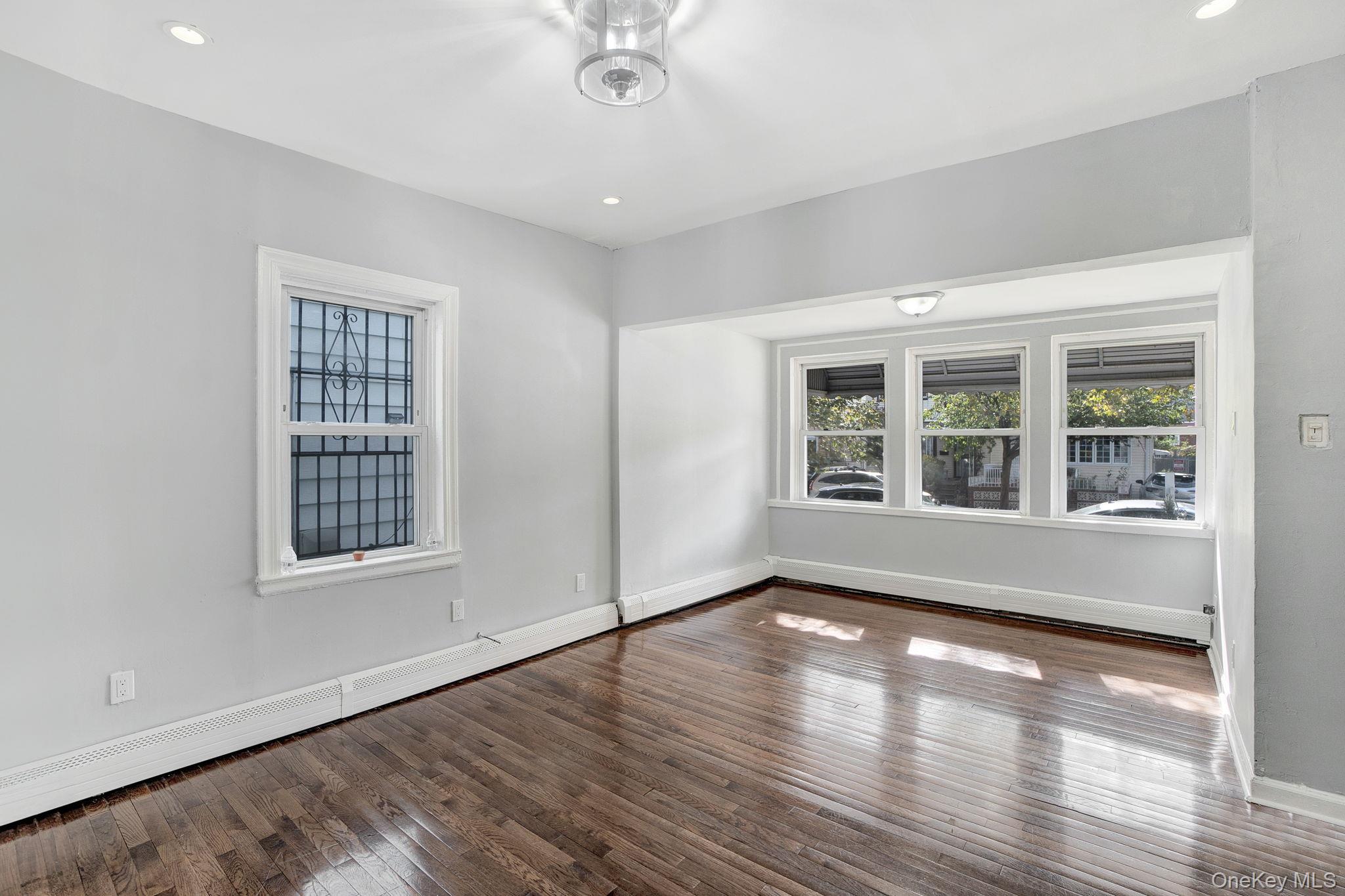 #4 photo, 90-31 185TH Street, クイーンズ区 Hollis , NY 11423