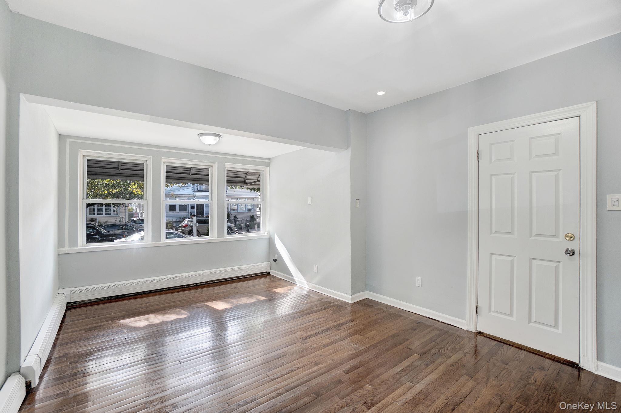 #5 photo, 90-31 185TH Street, クイーンズ区 Hollis , NY 11423