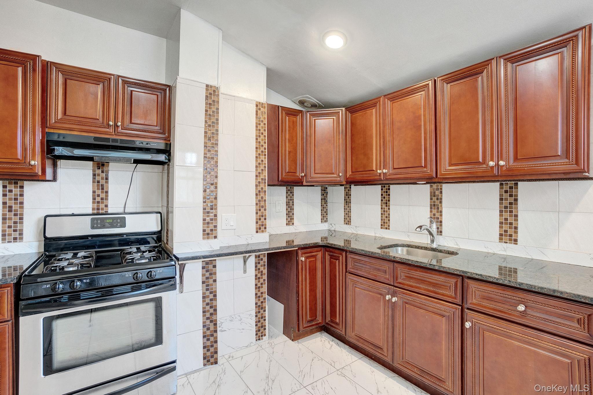 #9 photo, 90-31 185TH Street, クイーンズ区 Hollis , NY 11423