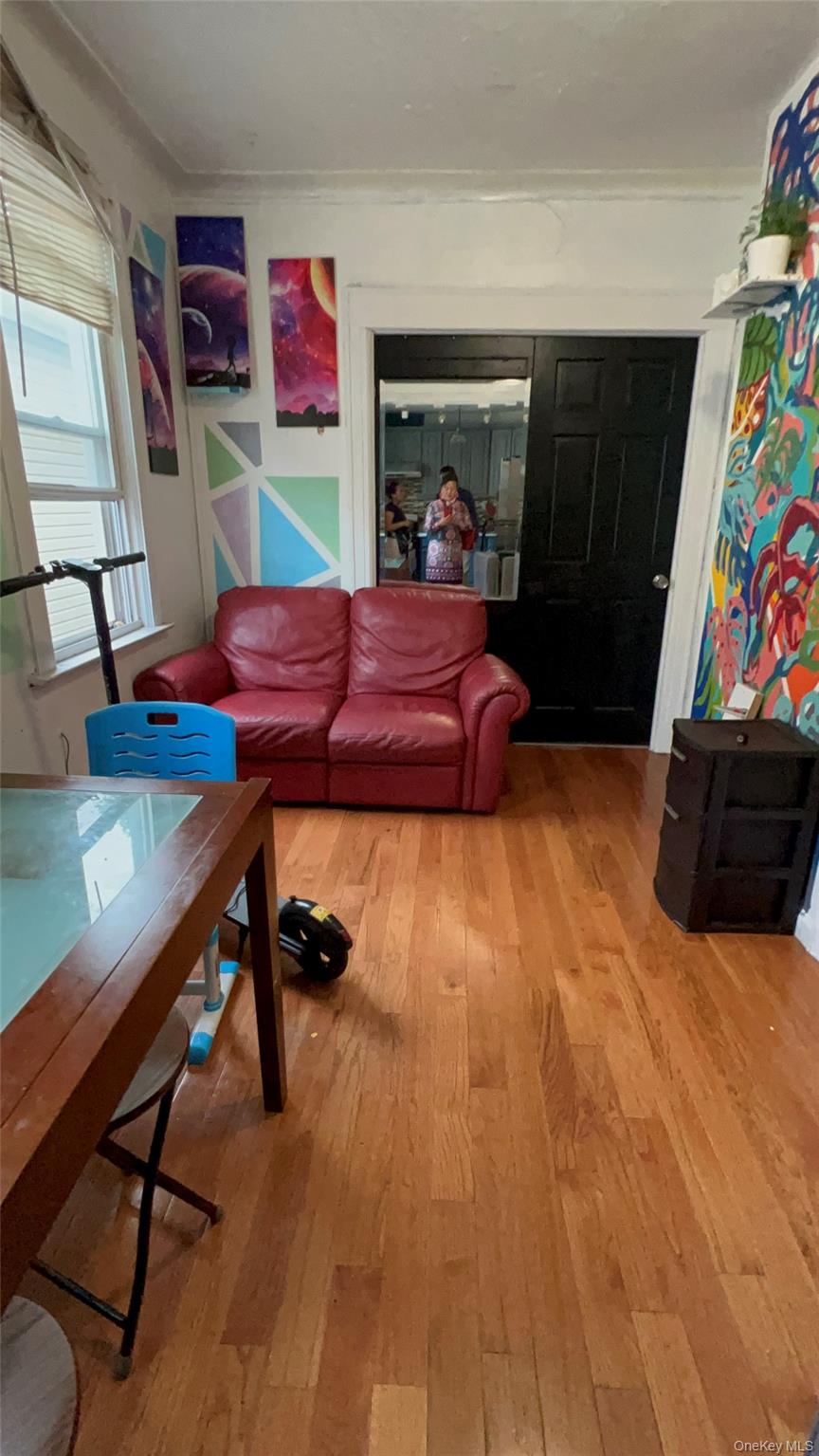 #11 photo, 54-08 92nd Street, クイーンズ区 Elmhurst , NY 11373