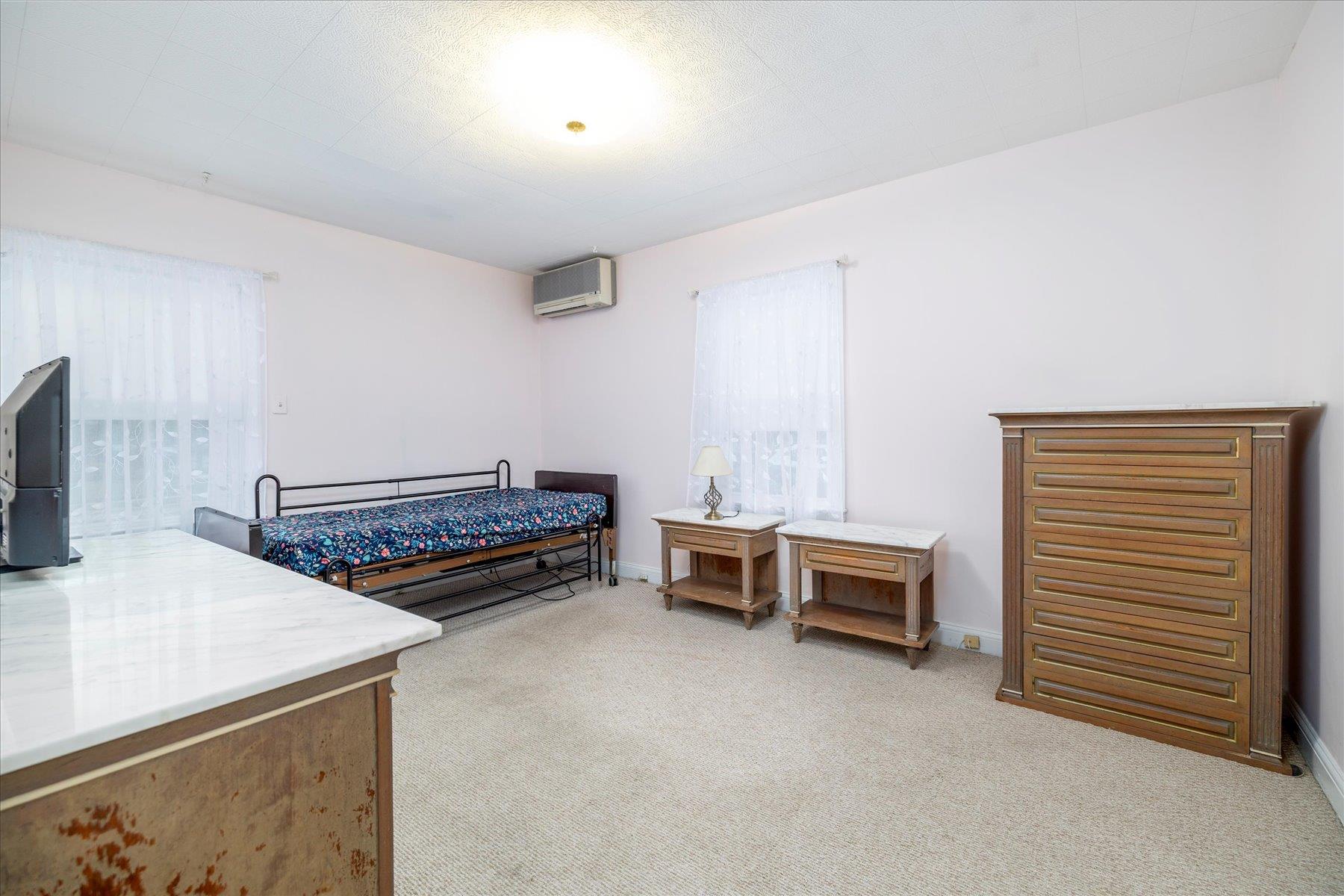 #11 photo, 360 Foch Boulevard, Mineola , NY 11501