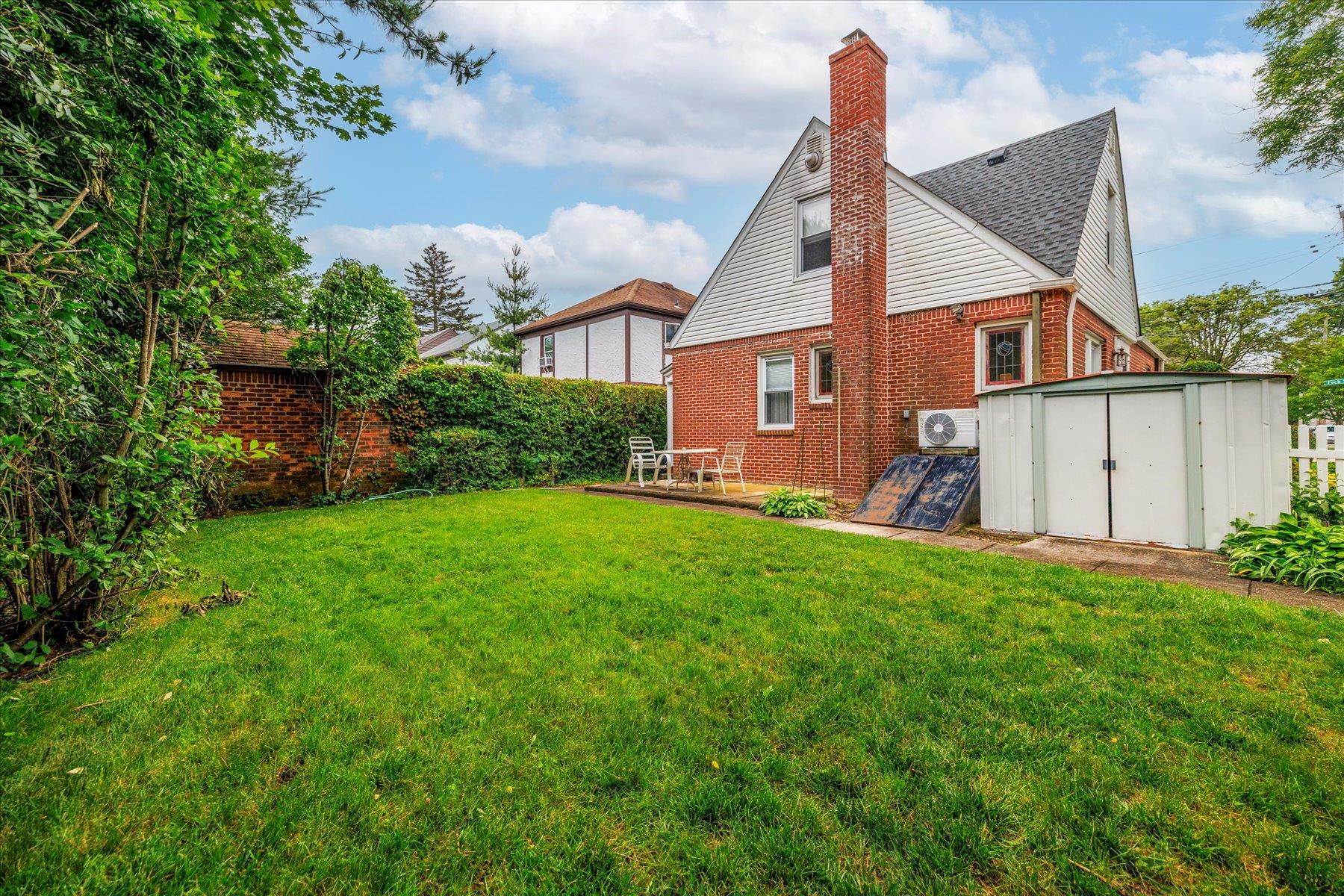 #19 photo, 360 Foch Boulevard, Mineola , NY 11501