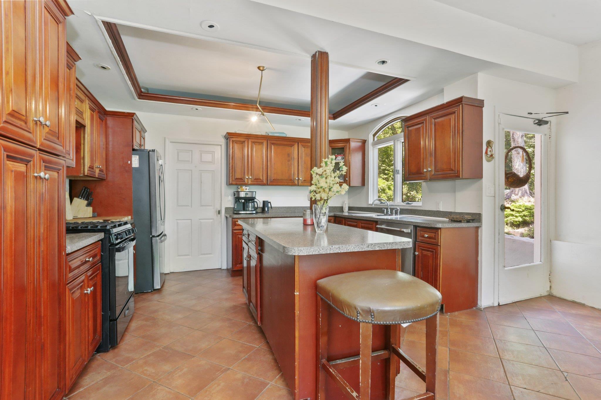 #18 photo, 42 N Healy Avenue, Hartsdale , NY 10530