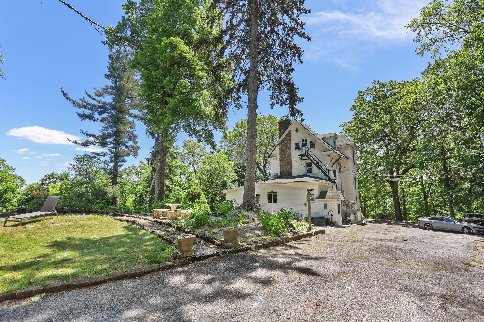 #2 photo, 42 N Healy Avenue, Hartsdale , NY 10530