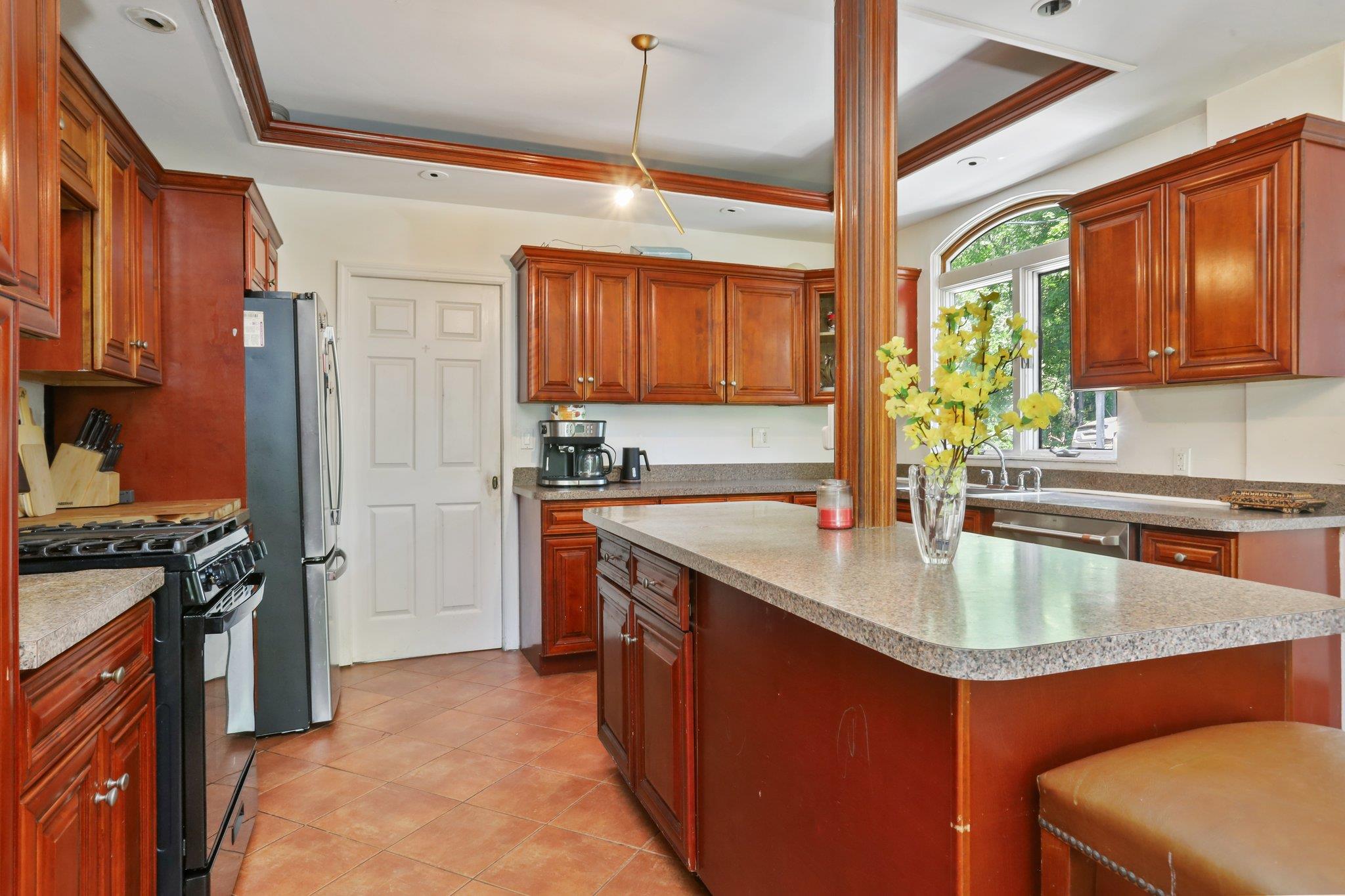 #20 photo, 42 N Healy Avenue, Hartsdale , NY 10530