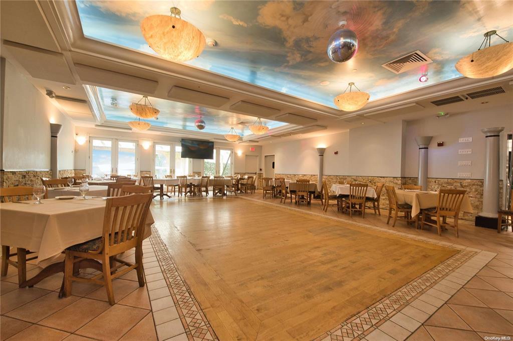 #11 photo, 908-912B Hempstead Turnpike, ナッソー郡 Franklin Square , NY 11010