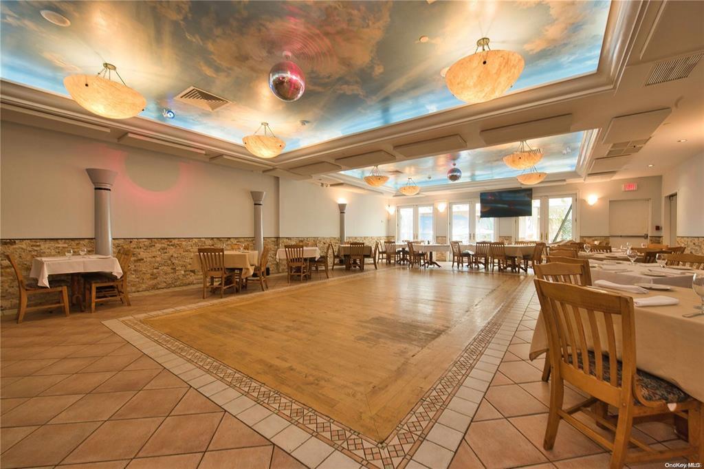 #13 photo, 908-912B Hempstead Turnpike, ナッソー郡 Franklin Square , NY 11010