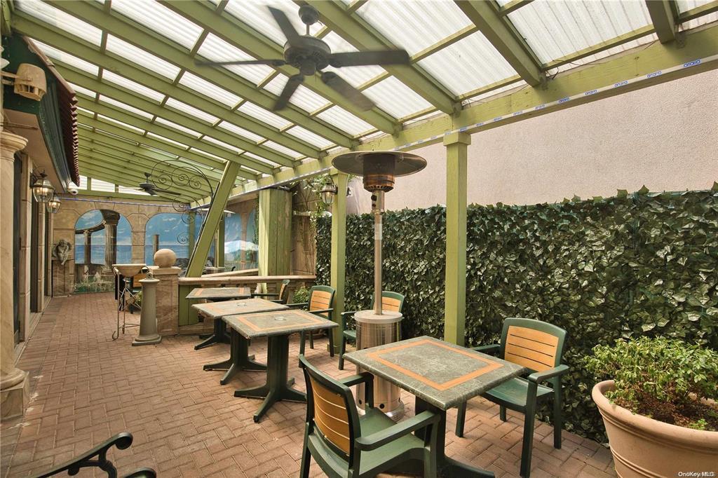 #14 photo, 908-912B Hempstead Turnpike, ナッソー郡 Franklin Square , NY 11010