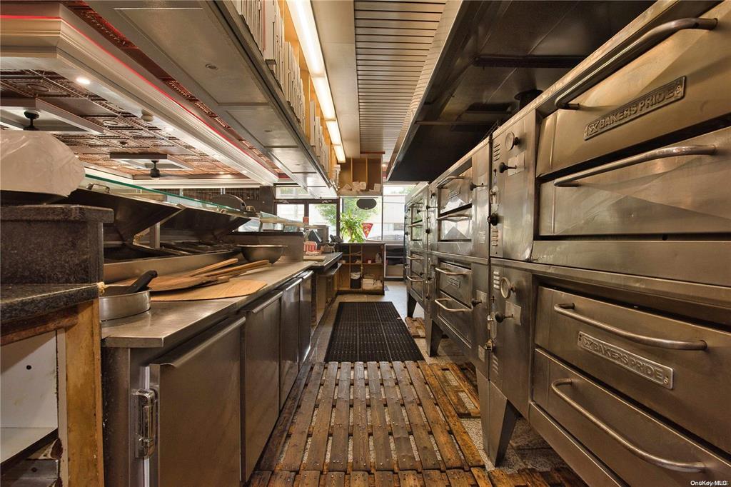 #17 photo, 908-912B Hempstead Turnpike, ナッソー郡 Franklin Square , NY 11010