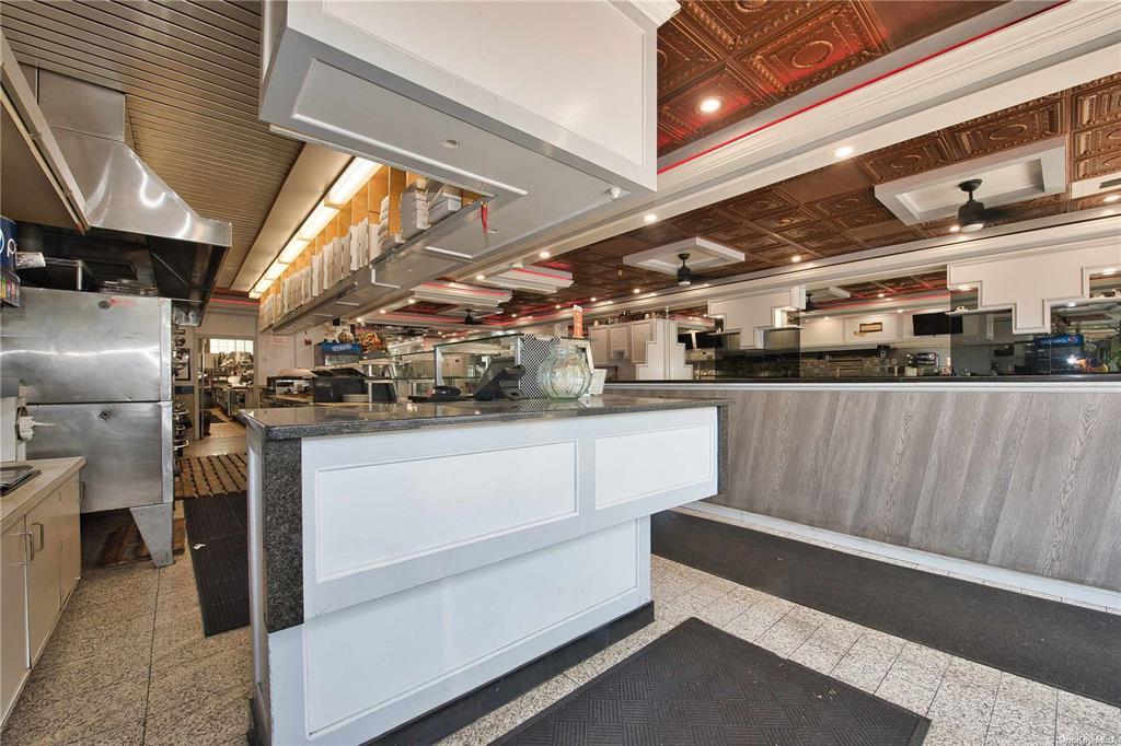 #18 photo, 908-912B Hempstead Turnpike, ナッソー郡 Franklin Square , NY 11010