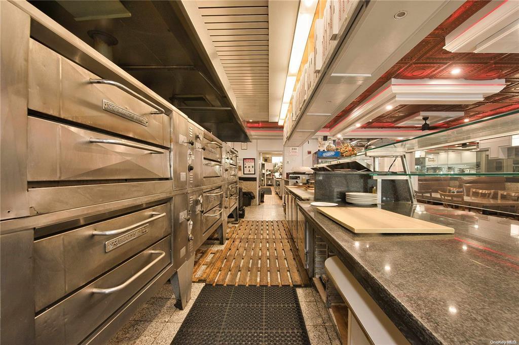 #19 photo, 908-912B Hempstead Turnpike, ナッソー郡 Franklin Square , NY 11010