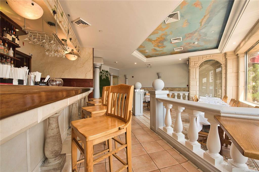 #4 photo, 908-912B Hempstead Turnpike, ナッソー郡 Franklin Square , NY 11010