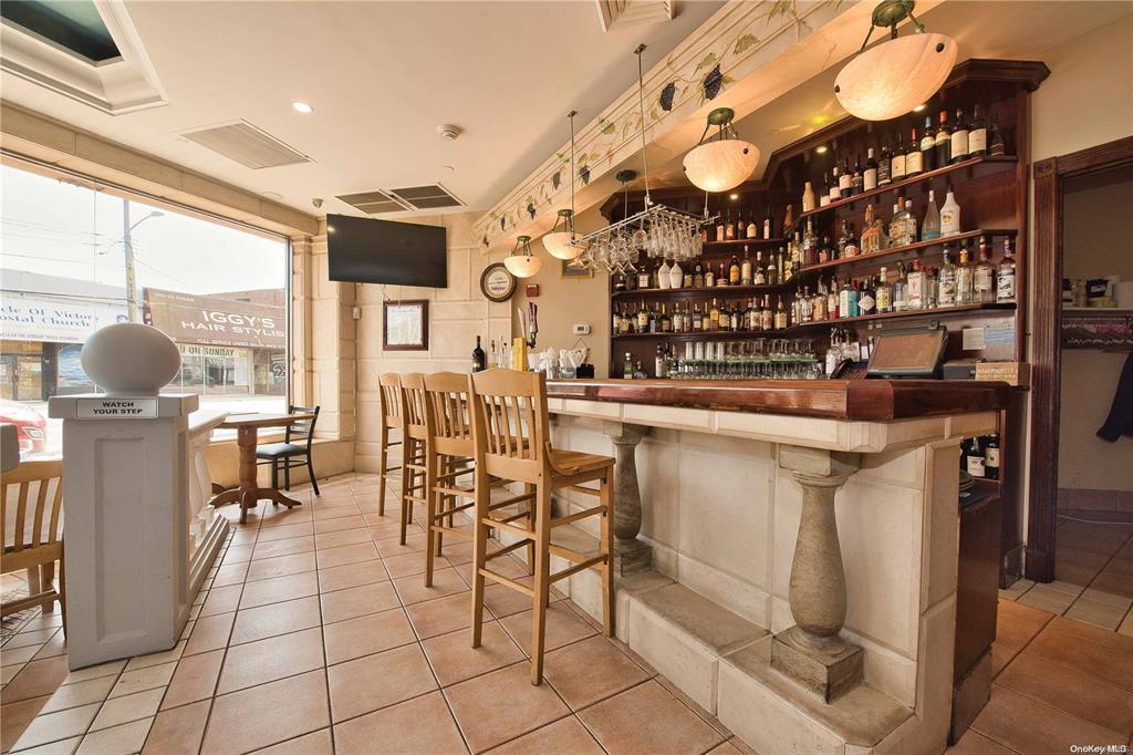 #5 photo, 908-912B Hempstead Turnpike, ナッソー郡 Franklin Square , NY 11010