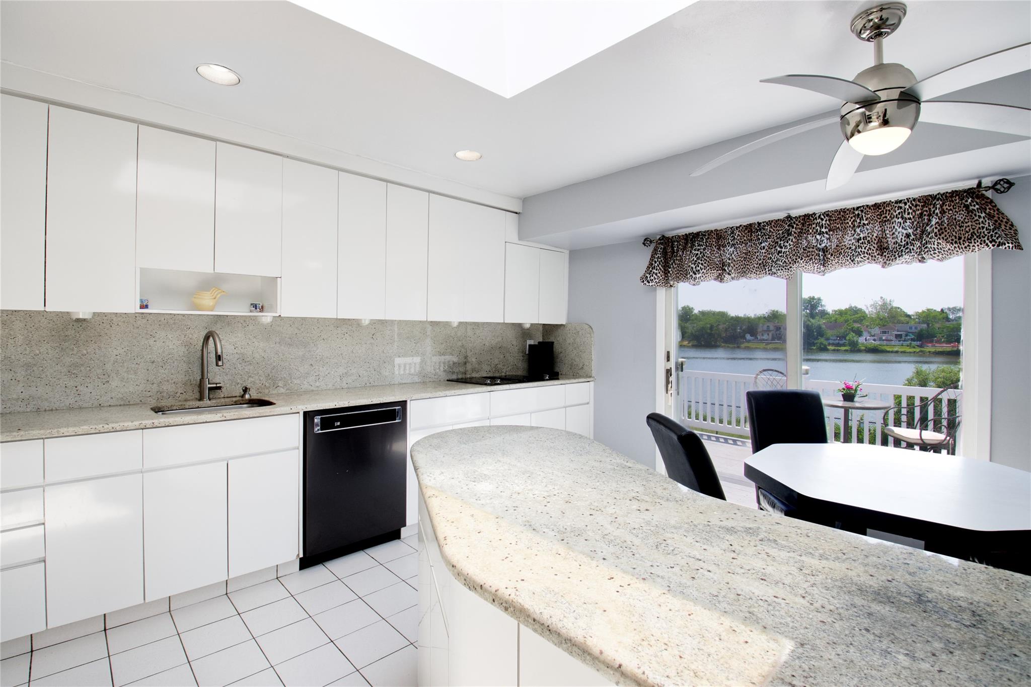 #8 photo, 443 Hungry Harbor Road, ナッソー郡 North Woodmere , NY 11581