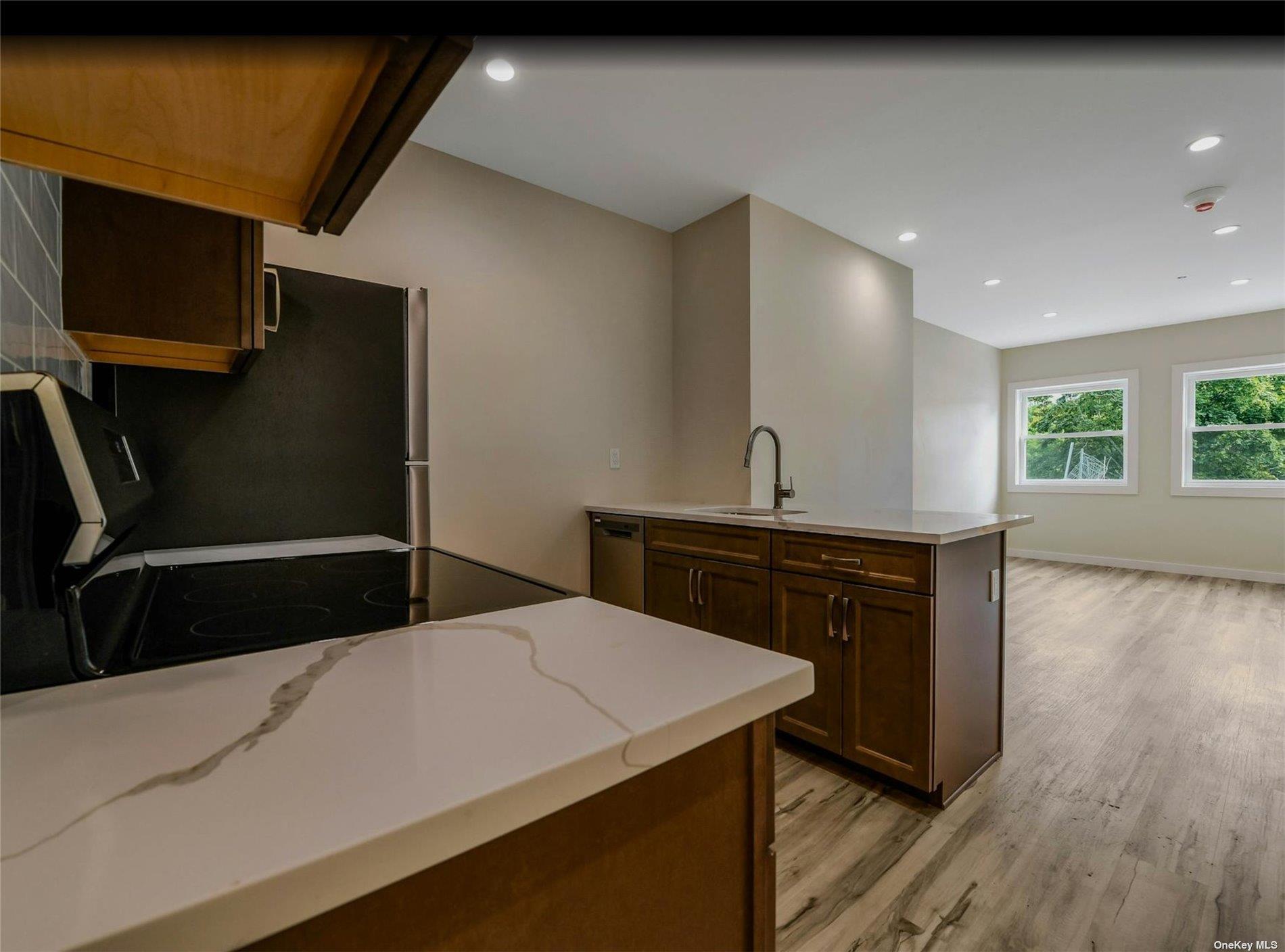 #1 photo, 400 A New York Avenue, 東長島 亨廷顿 Huntington , NY 11743