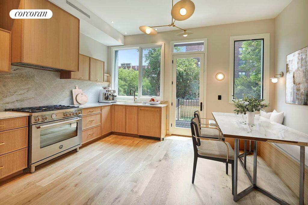 #5 photo, 824A QUINCY Street, ブルックリン区 Stuyvesant Heights , NY 11221