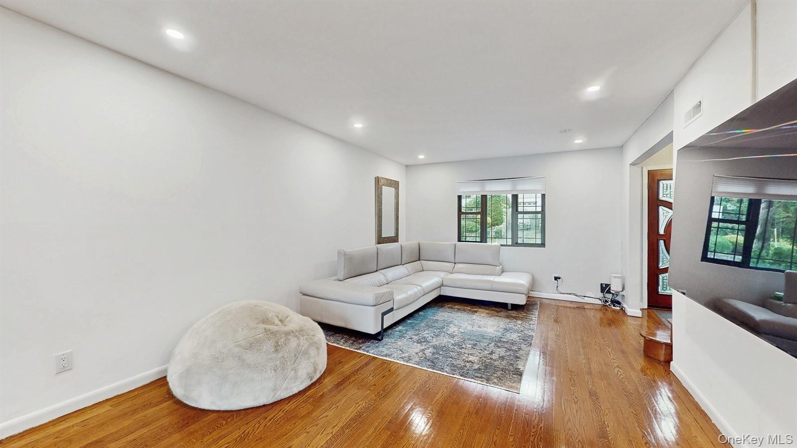 #2 photo, 17 Arthur Place, Yonkers , NY 10701