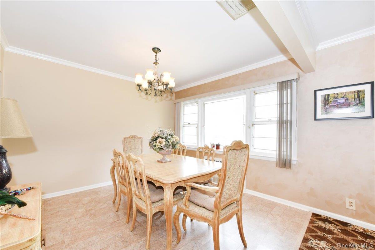 #11 photo, 8519 212th Street, クイーンズ区 Hollis Hills , NY 11427