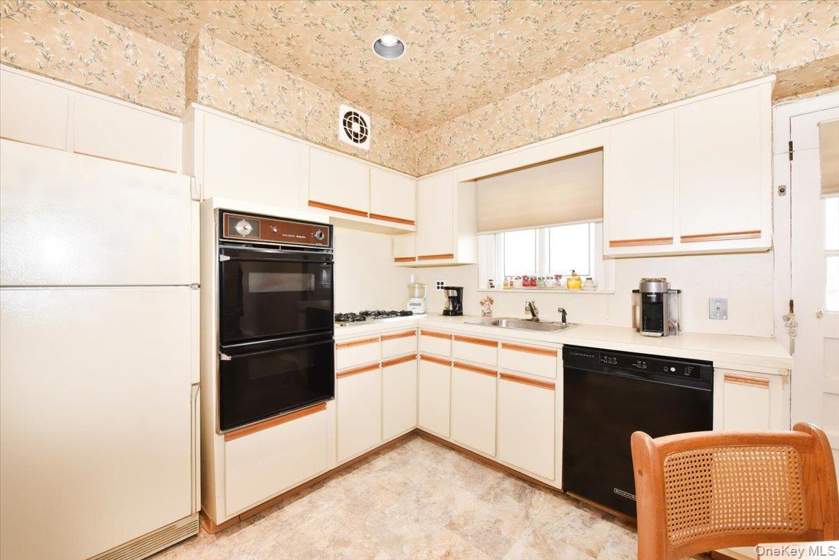 #14 photo, 8519 212th Street, クイーンズ区 Hollis Hills , NY 11427