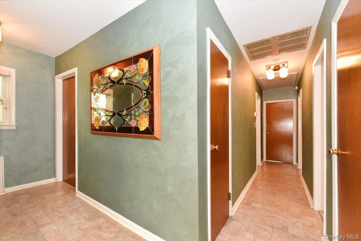 #15 photo, 8519 212th Street, クイーンズ区 Hollis Hills , NY 11427