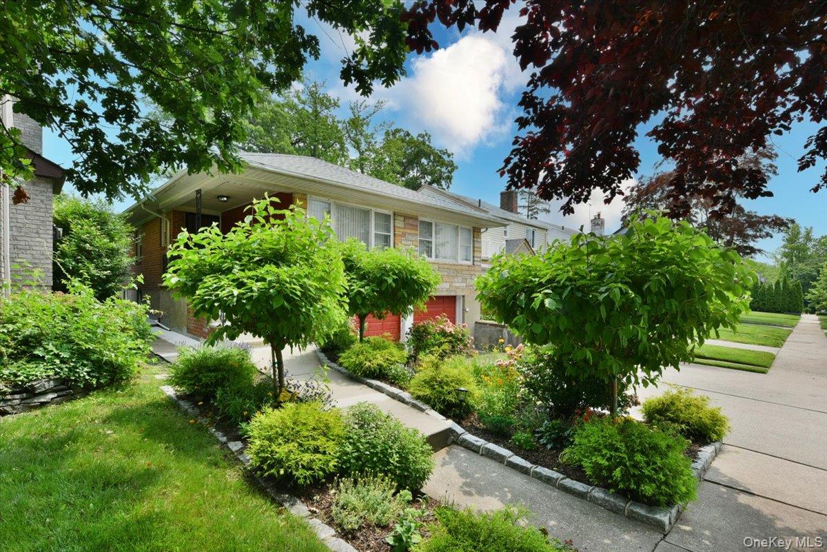 #2 photo, 8519 212th Street, クイーンズ区 Hollis Hills , NY 11427