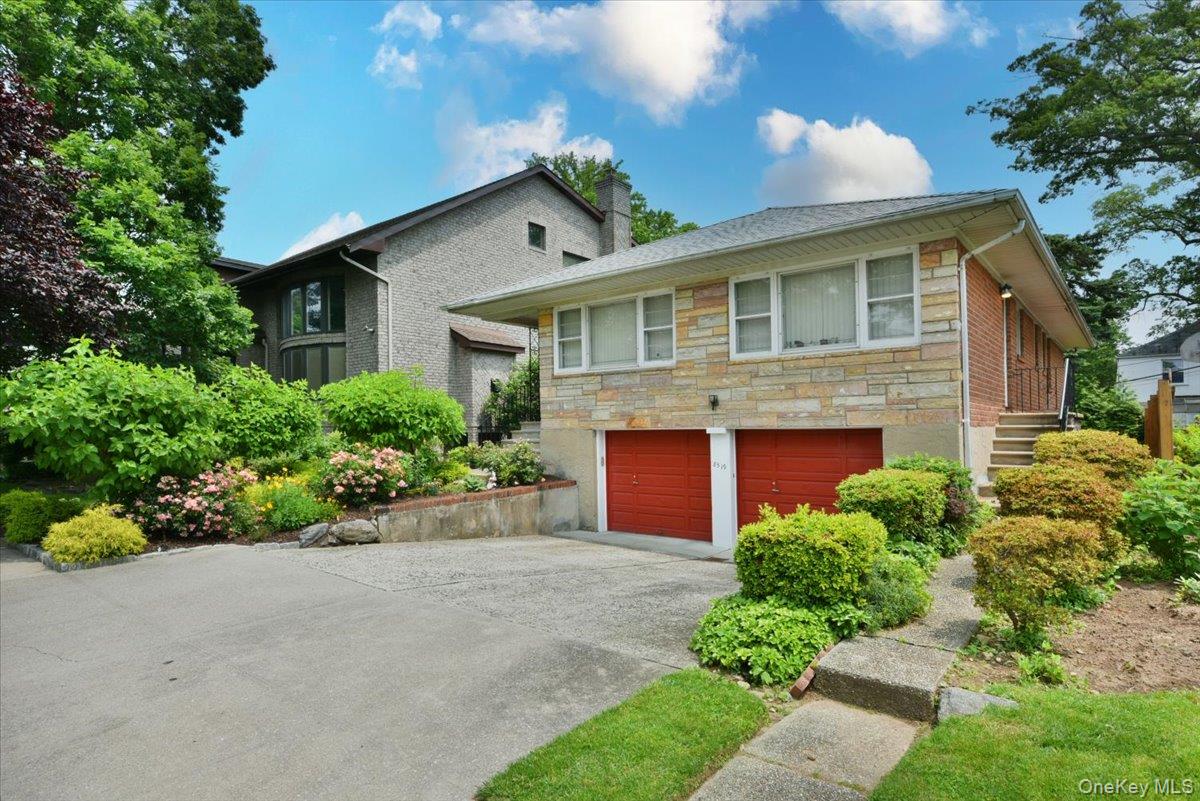 #4 photo, 8519 212th Street, クイーンズ区 Hollis Hills , NY 11427