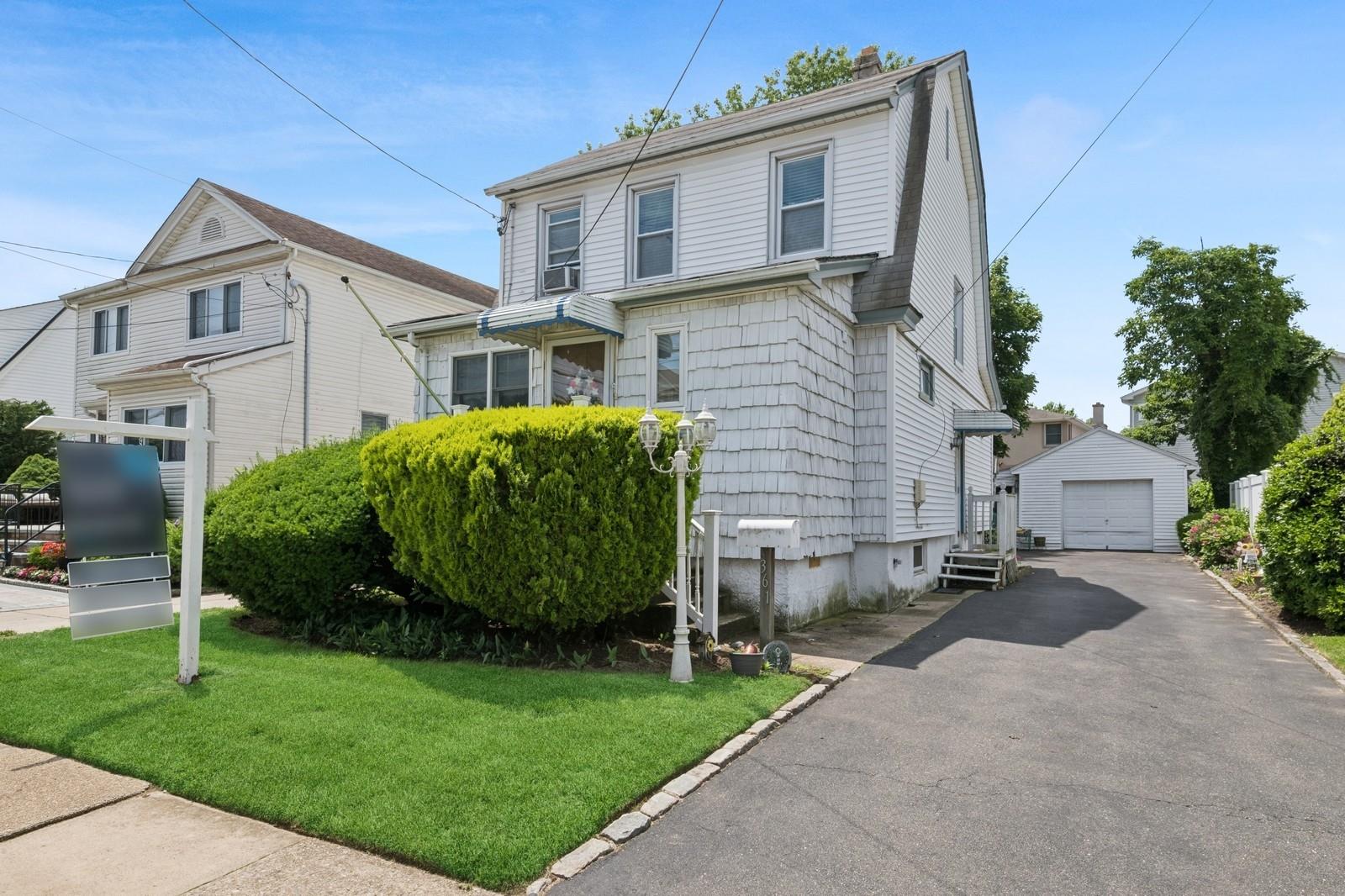 #1 photo, 361 Hewlett Parkway, ناسو Hewlett , NY 11557