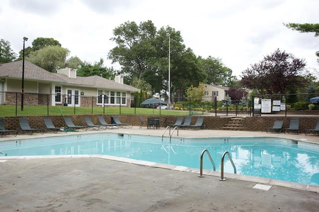 #1 photo, 144 Lake Pointe Drive, سوفولك Middle Island , NY 11953