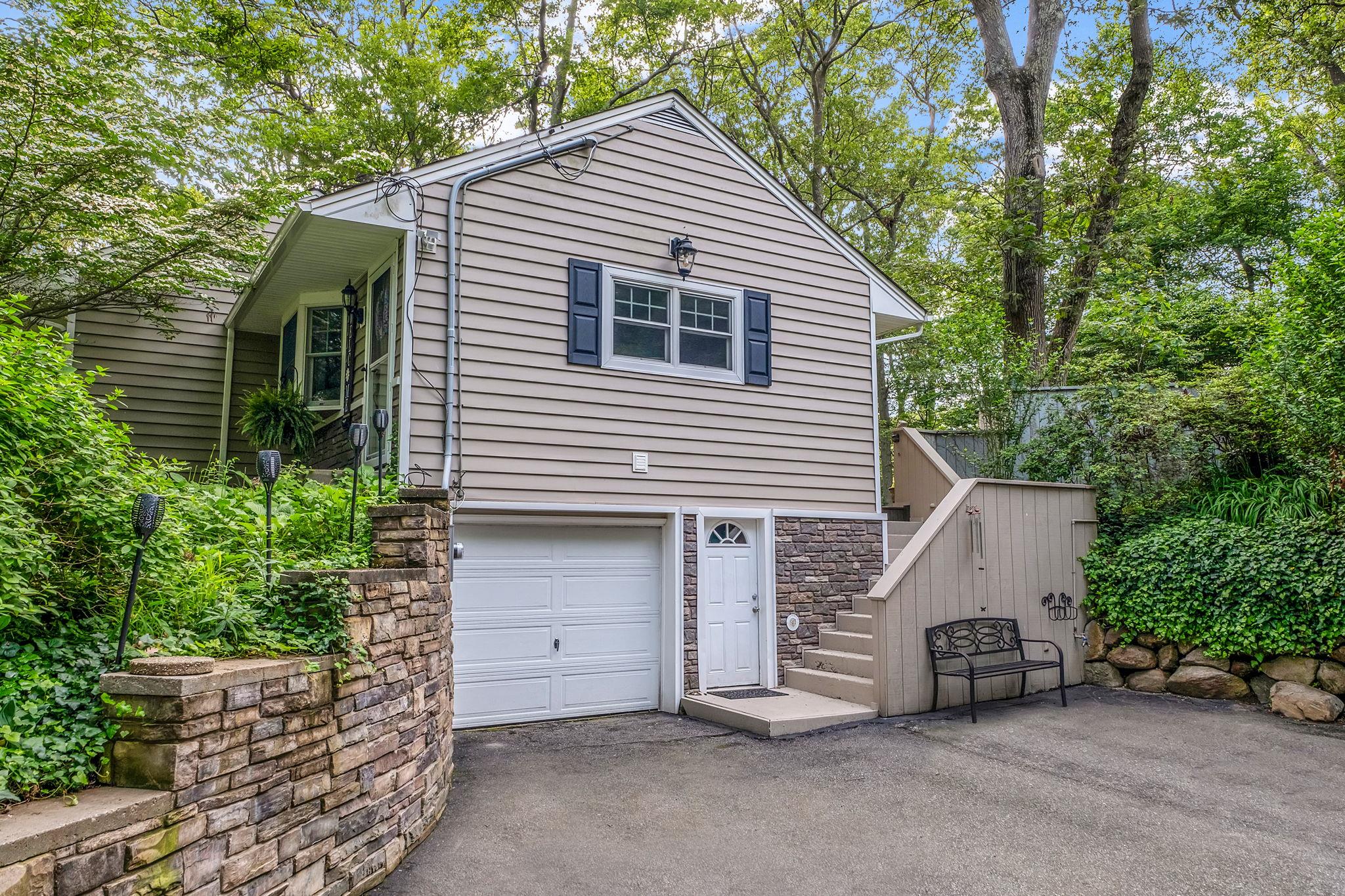 #1 photo, 259 Little Plains Road, سوفولك Huntington , NY 11743