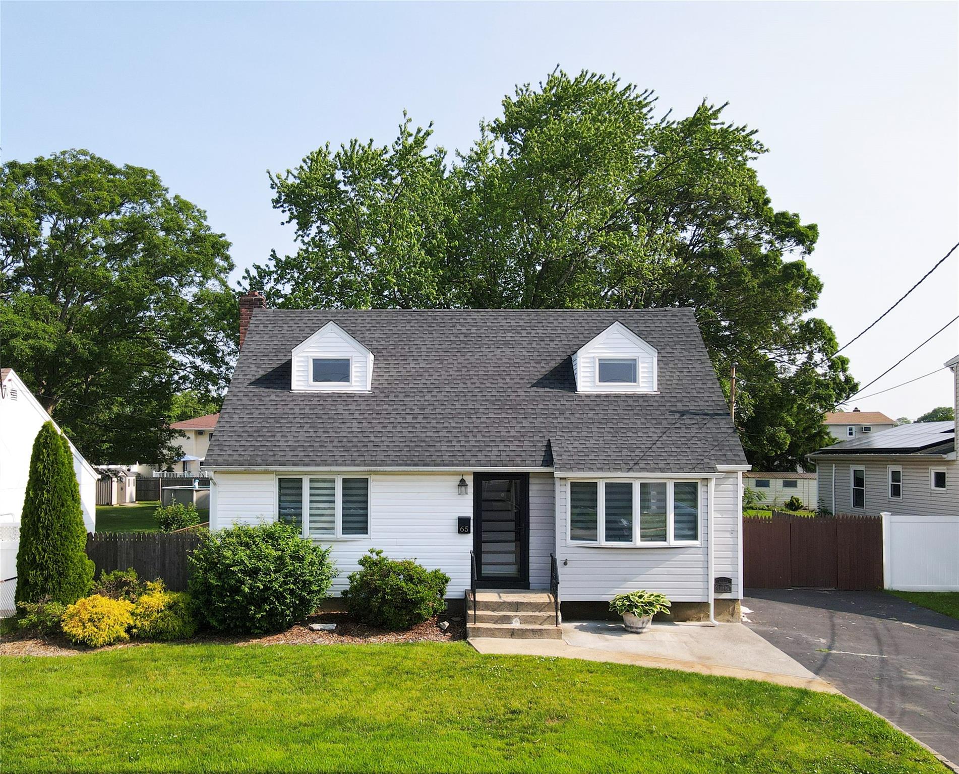 #1 photo, 65 Nims Avenue, سوفولك West Babylon , NY 11704