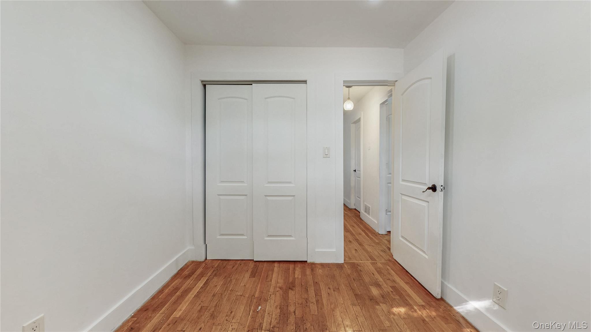 #14 photo, 110-01 175th Street, クイーンズ区 Jamaica , NY 11433