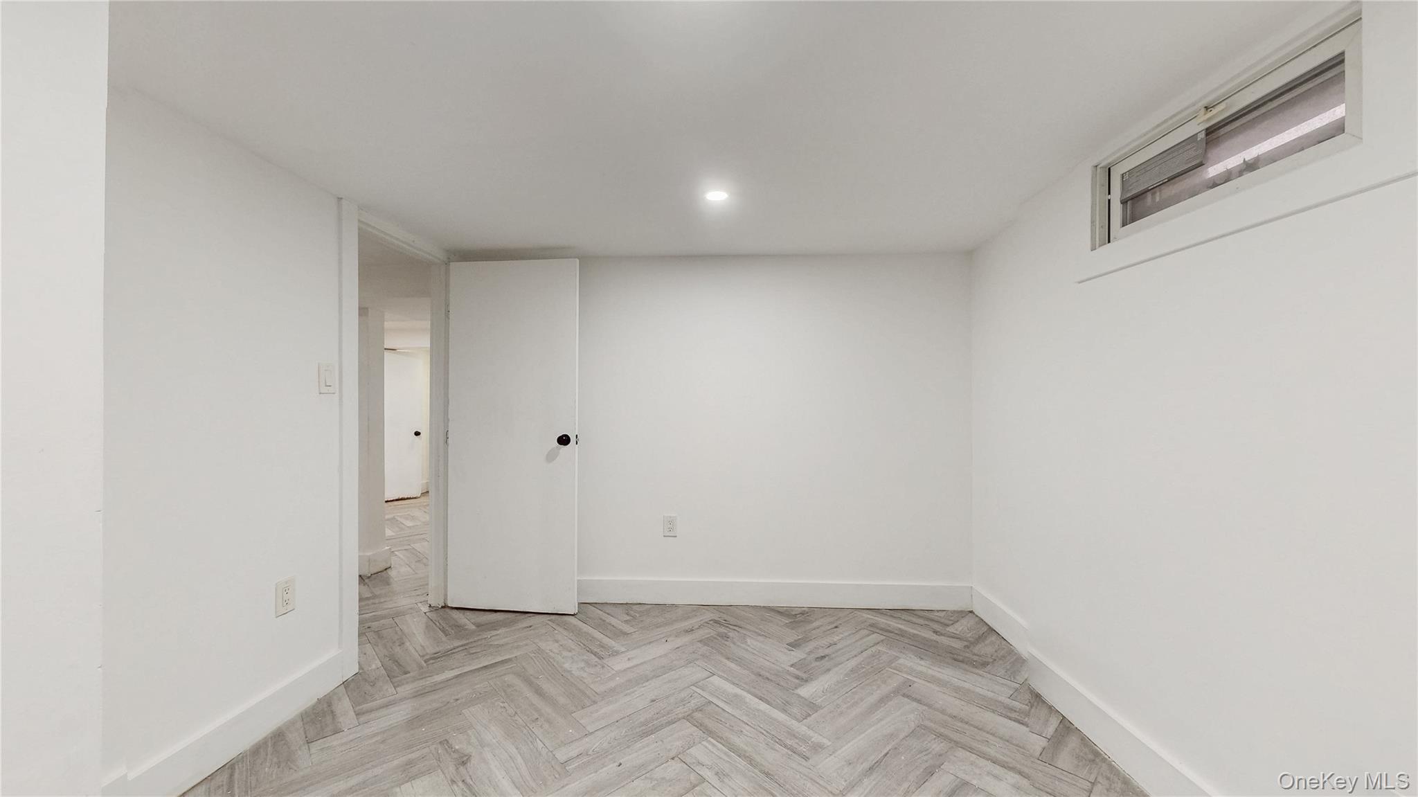 #16 photo, 110-01 175th Street, クイーンズ区 Jamaica , NY 11433