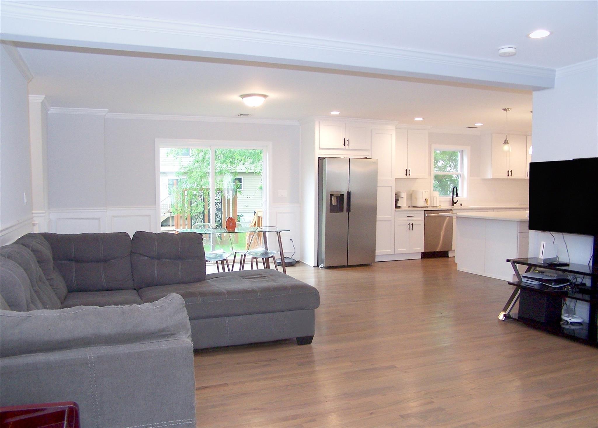 #13 photo, 8 W Narcissus Road, سوفولك Mastic Beach , NY 11951