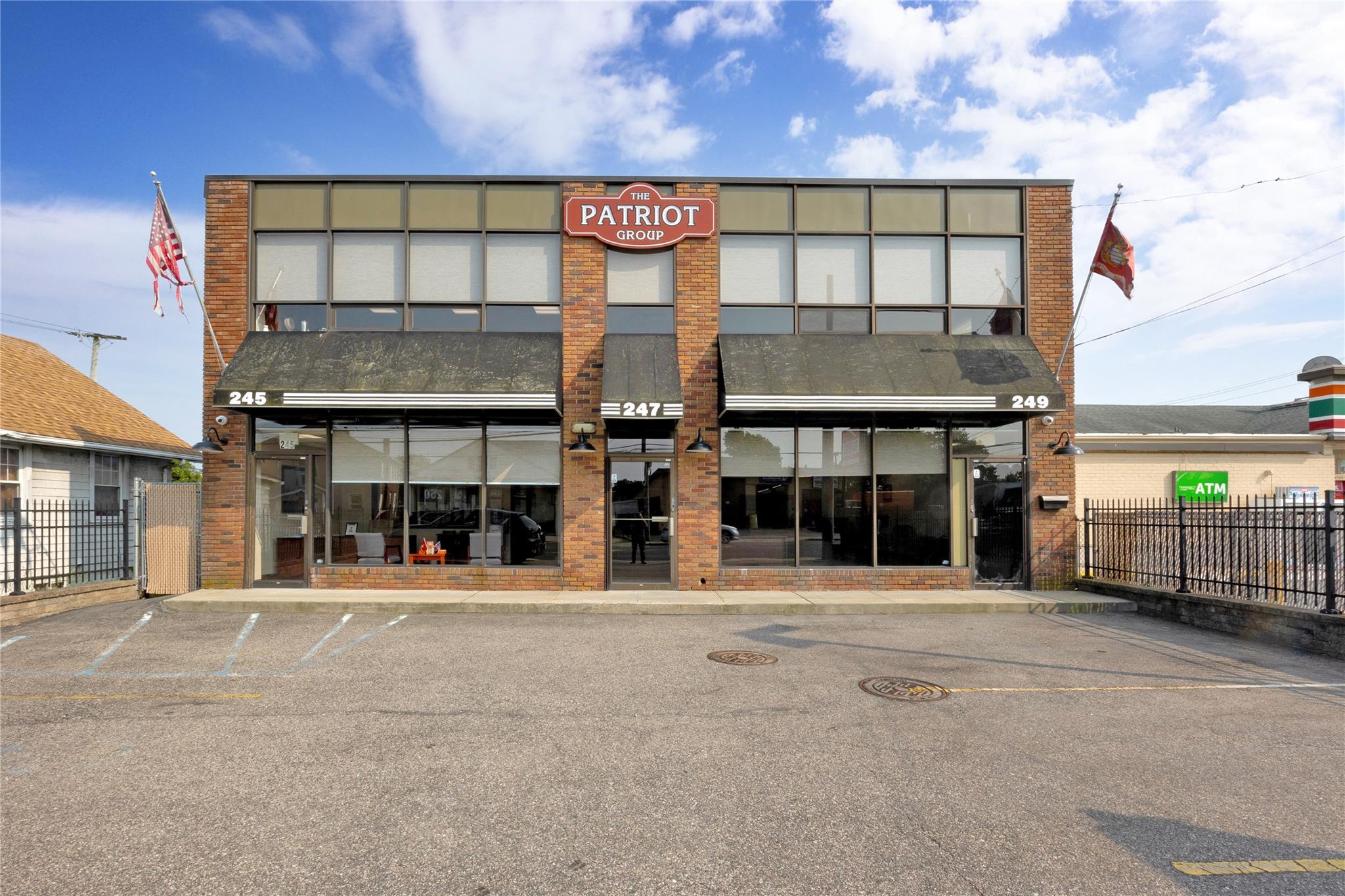 #1 photo, 245-249 Montauk Highway, 東長島 Lindenhurst , NY 11757