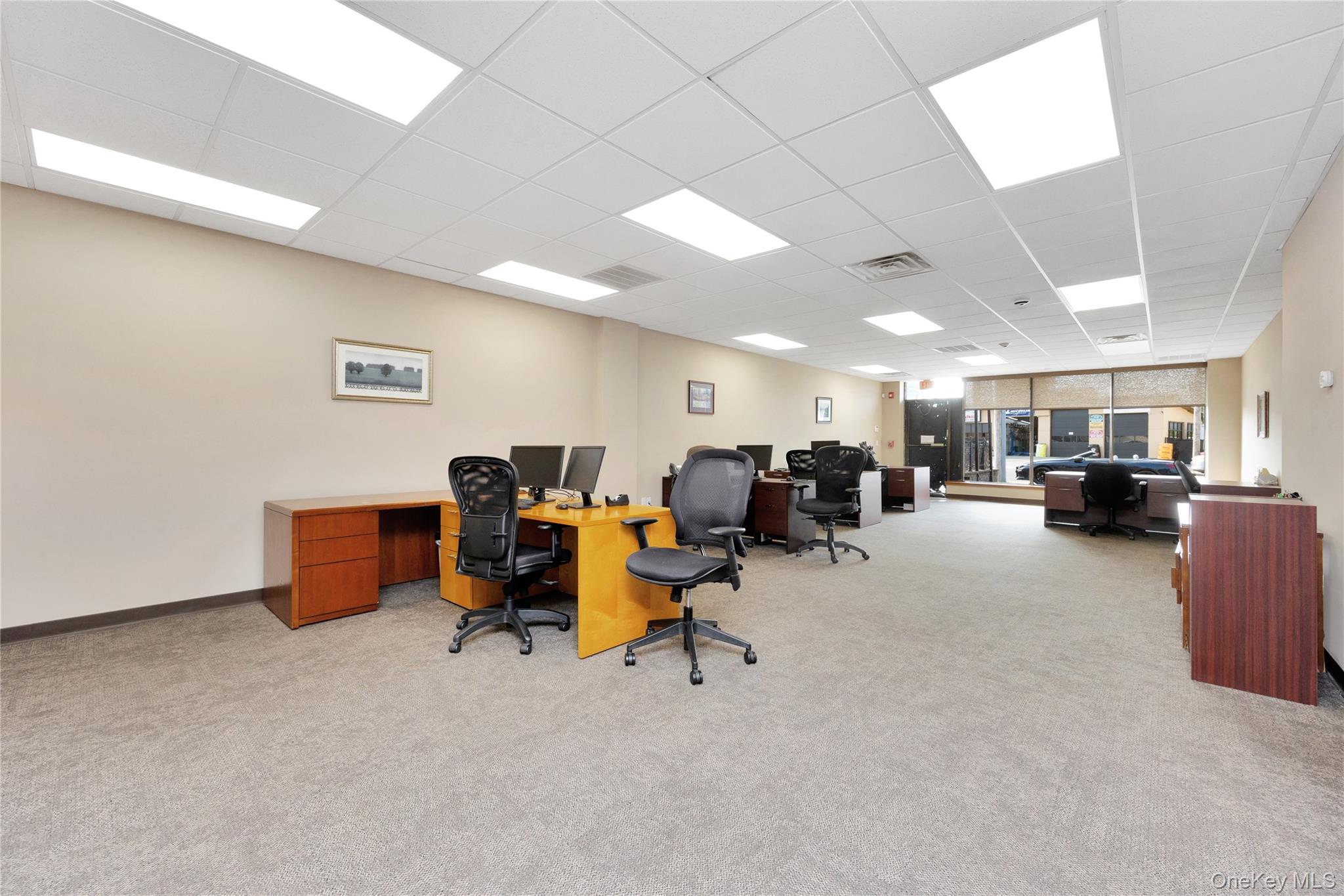 #17 photo, 245-249 Montauk Highway, サフォーク郡 Lindenhurst , NY 11757