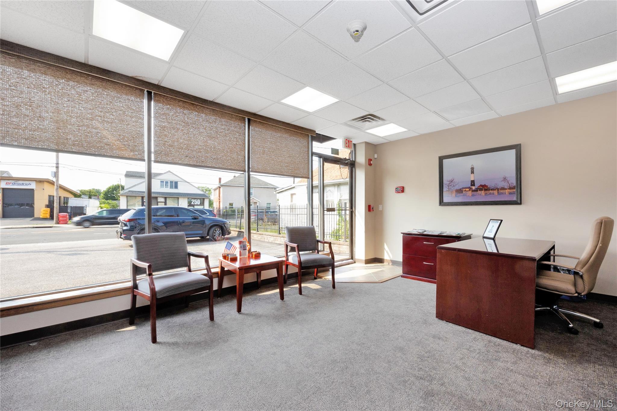 #5 photo, 245-249 Montauk Highway, サフォーク郡 Lindenhurst , NY 11757