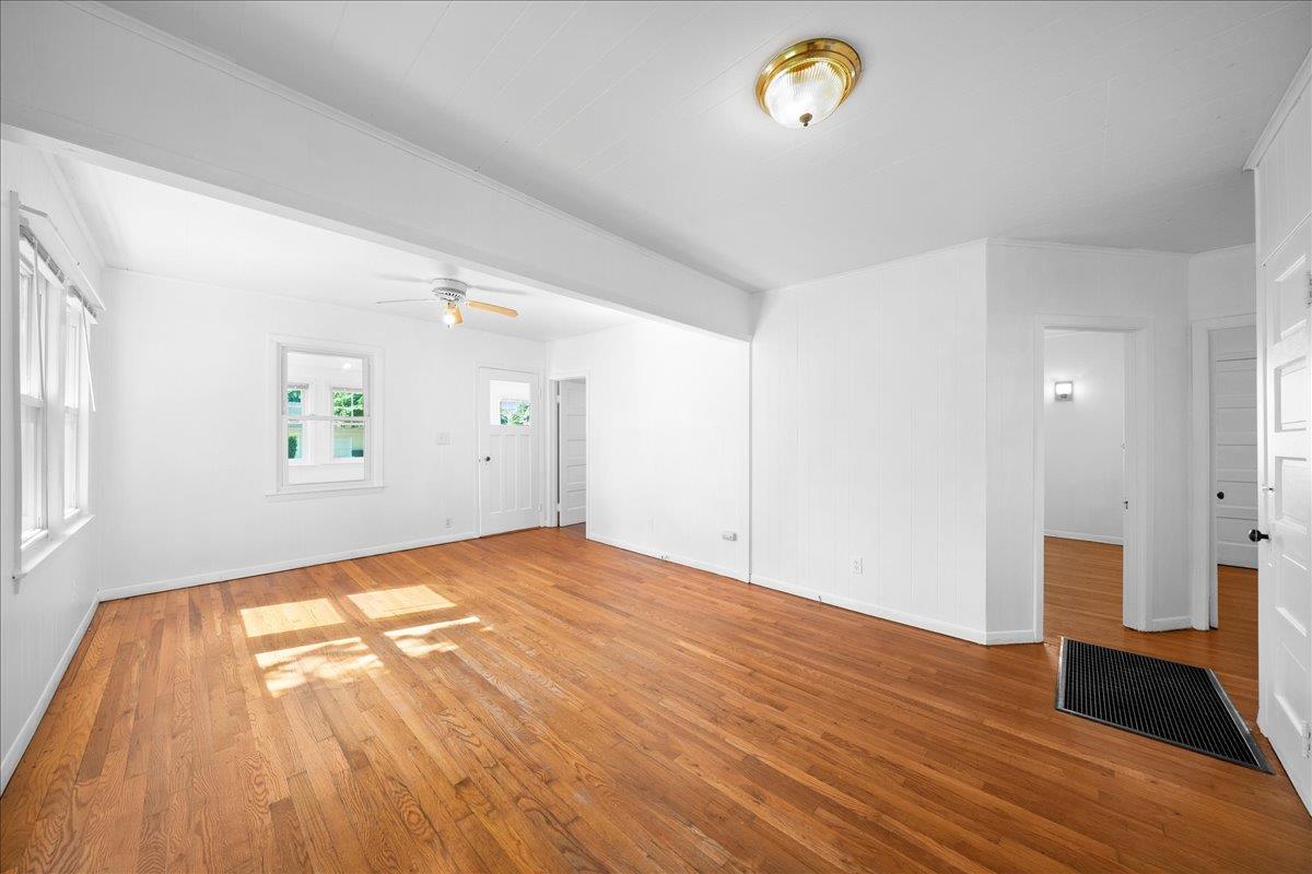 #11 photo, 65 Schmeelk Place, サフォーク郡 Copiague , NY 11726