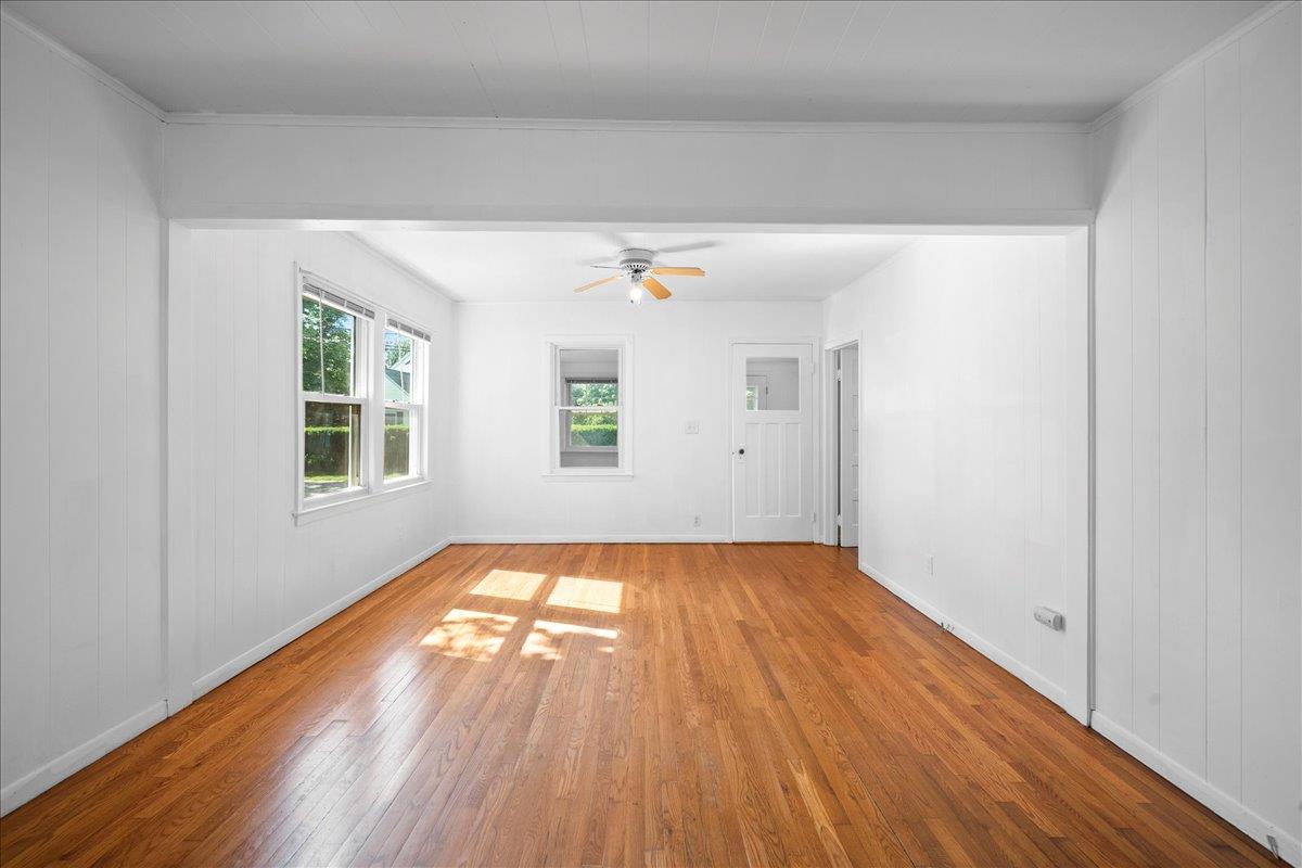 #13 photo, 65 Schmeelk Place, サフォーク郡 Copiague , NY 11726