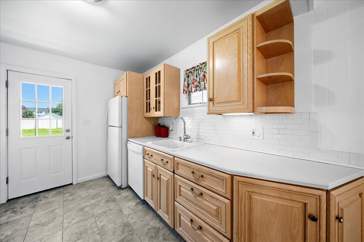 #19 photo, 65 Schmeelk Place, サフォーク郡 Copiague , NY 11726