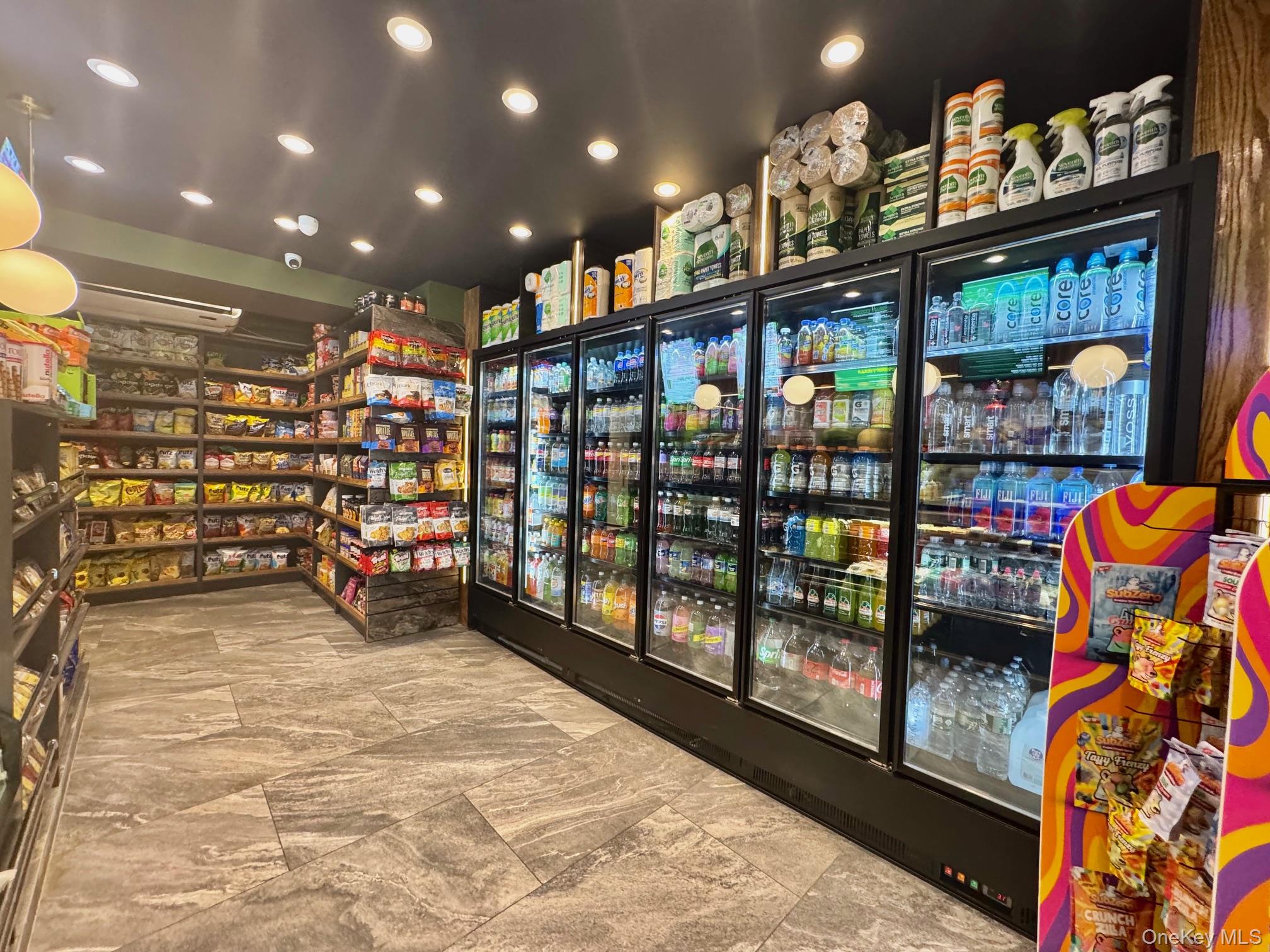 #12 photo, 322 Union Avenue, ブルックリン区 Brooklyn , NY 11211