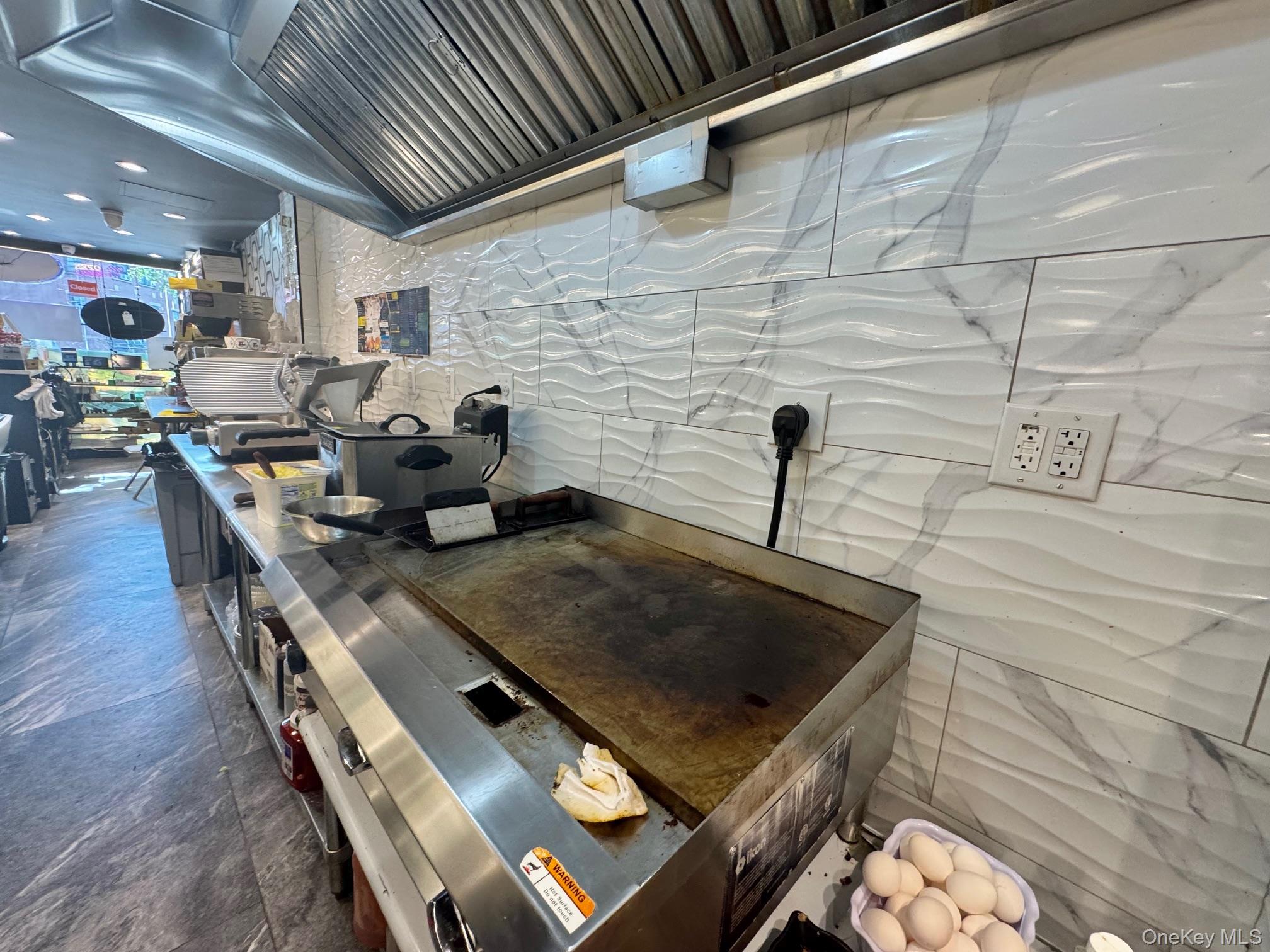 #19 photo, 322 Union Avenue, ブルックリン区 Brooklyn , NY 11211