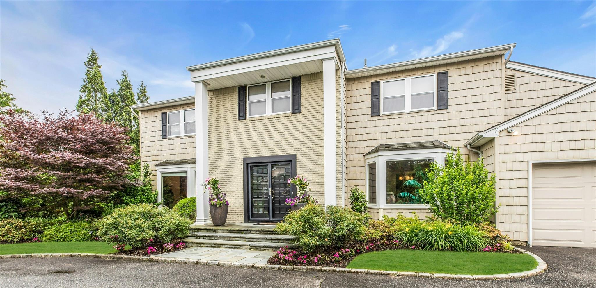 #1 photo, 74 Woods Drive, ناسو East Hills , NY 11576