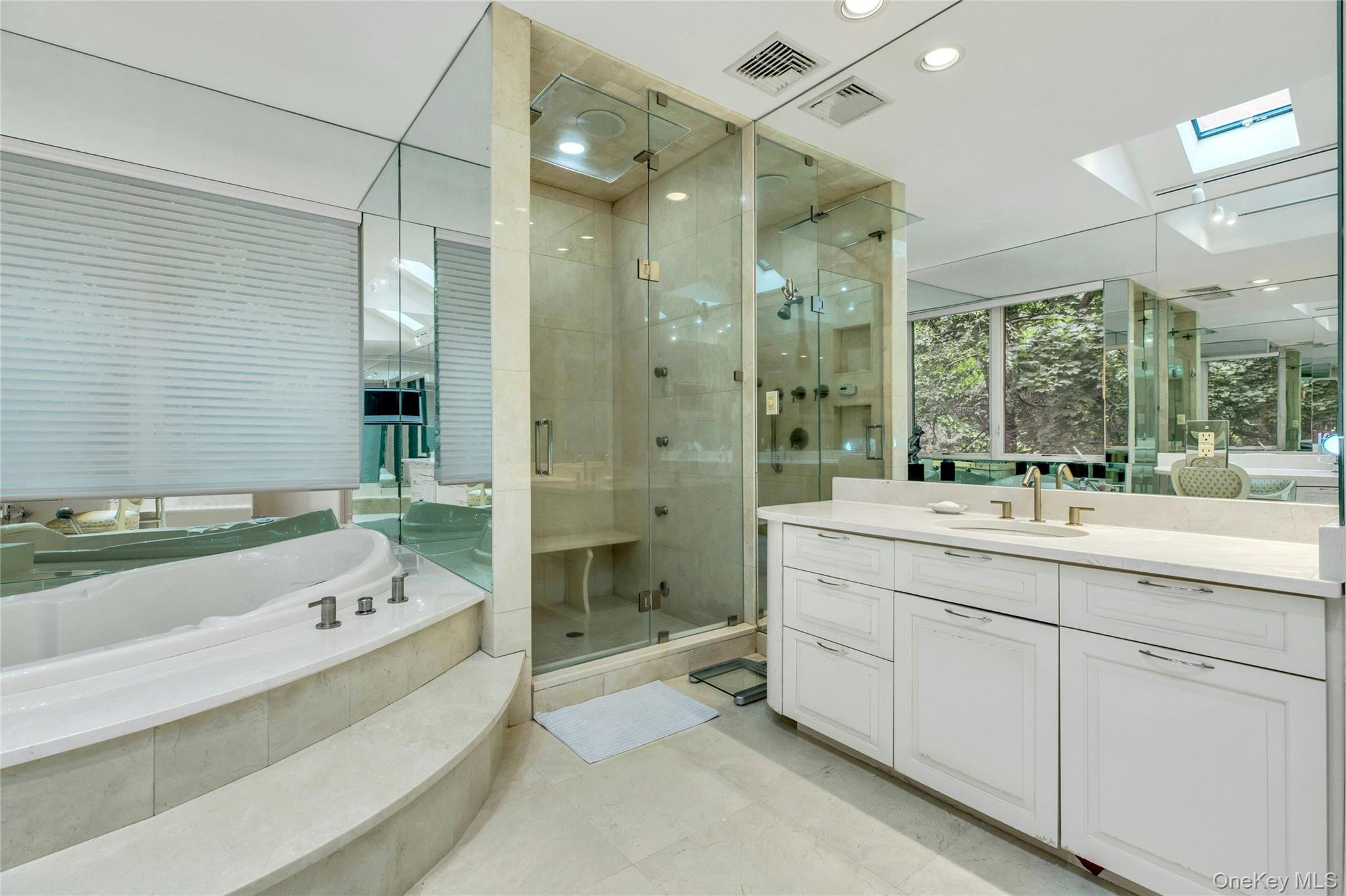 #14 photo, 74 Woods Drive, ナッソー郡 East Hills , NY 11576