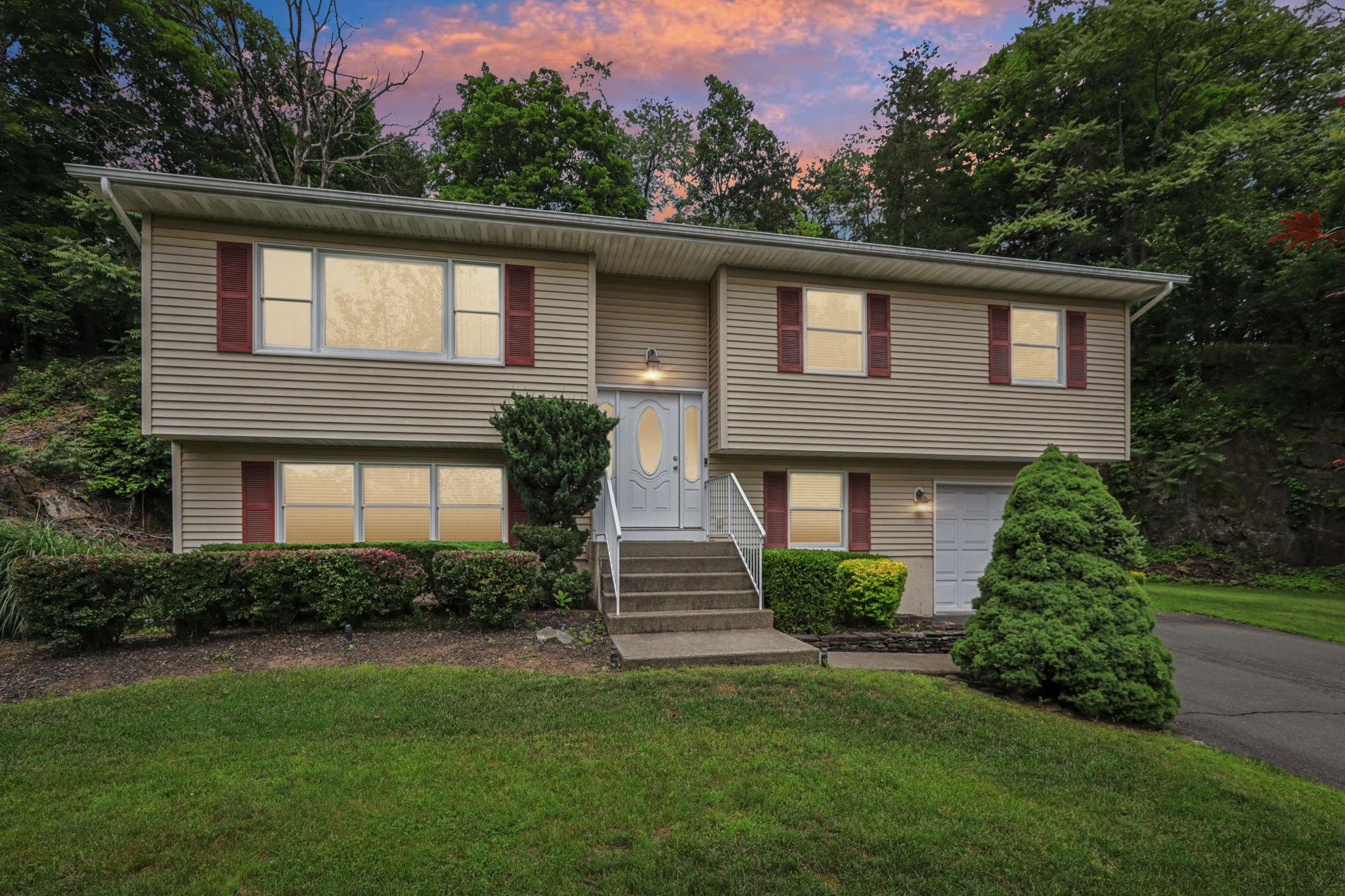 #1 photo, 3 Hoyt Court, Stony Point , NY 10980