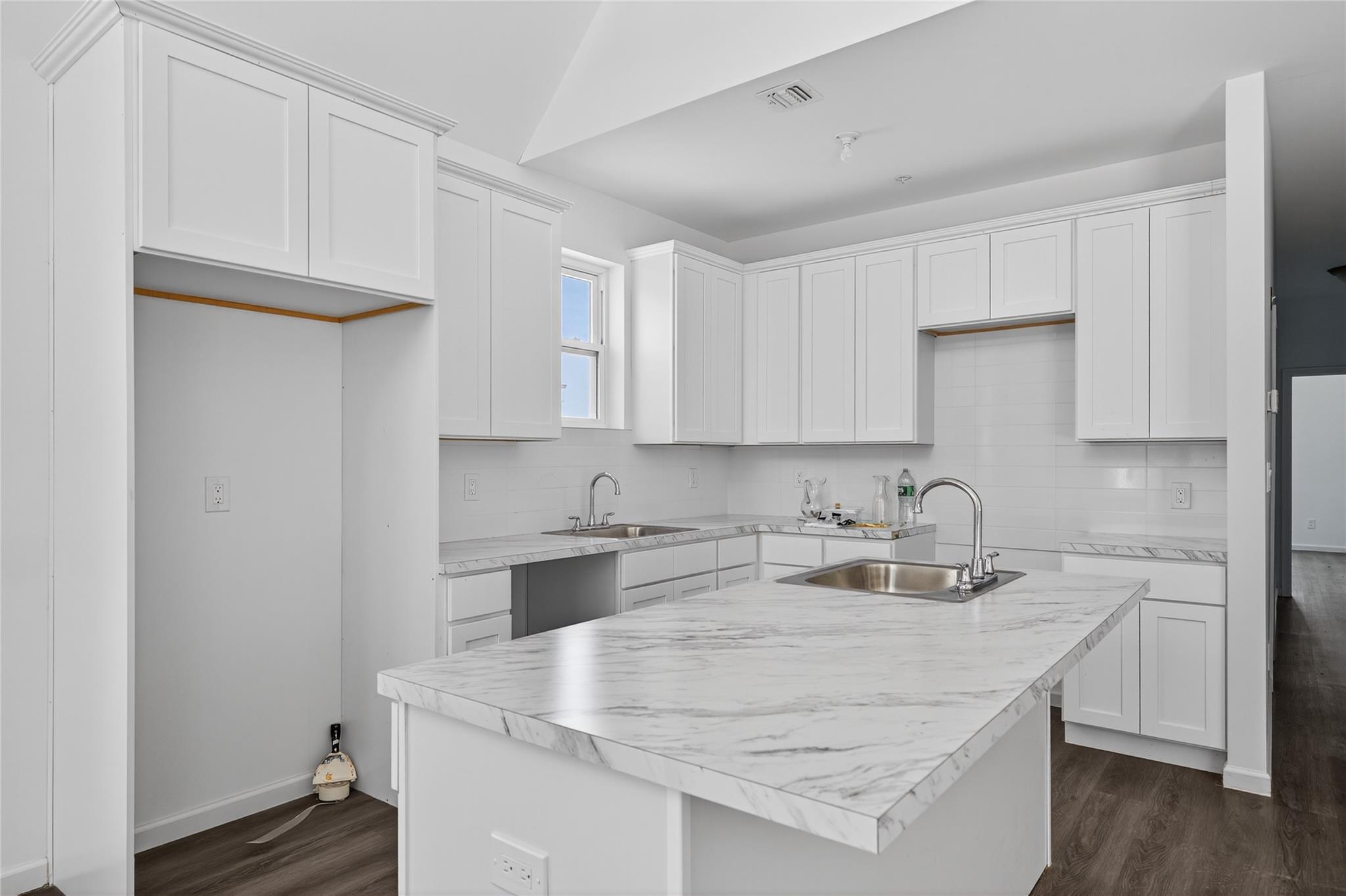 #13 photo, 20 Torah Circle, Fallsburg , NY 12733