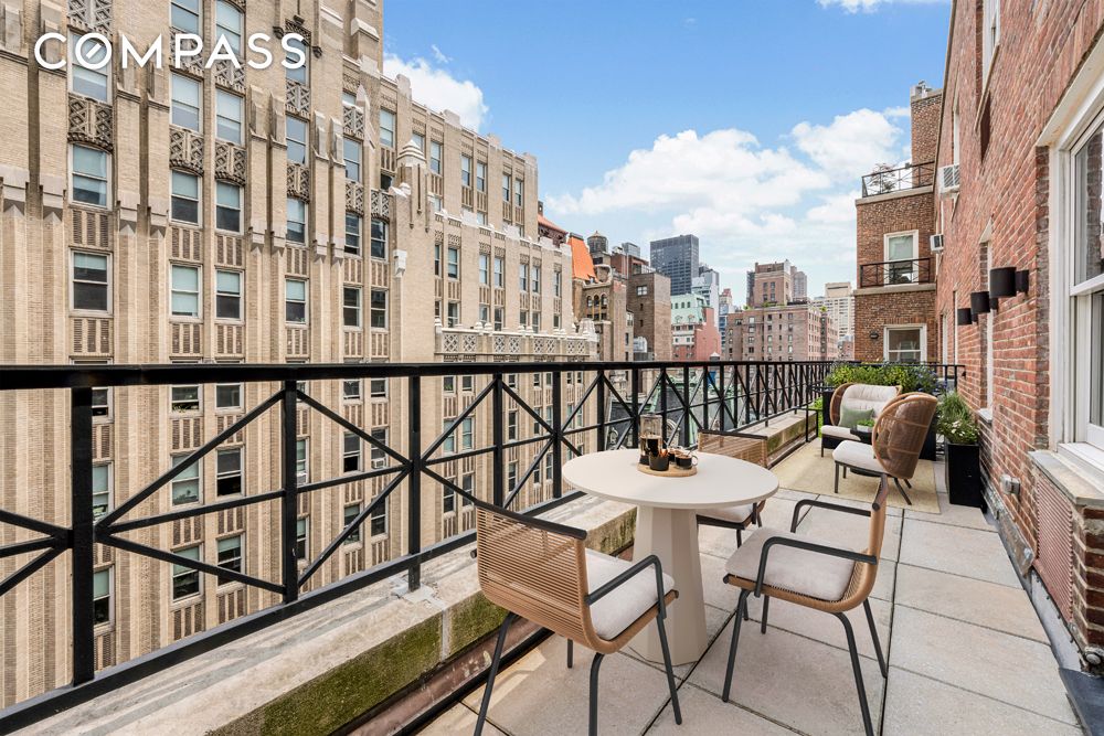 #1 photo, 220 Madison Avenue, Murray Hill , NY 10016
